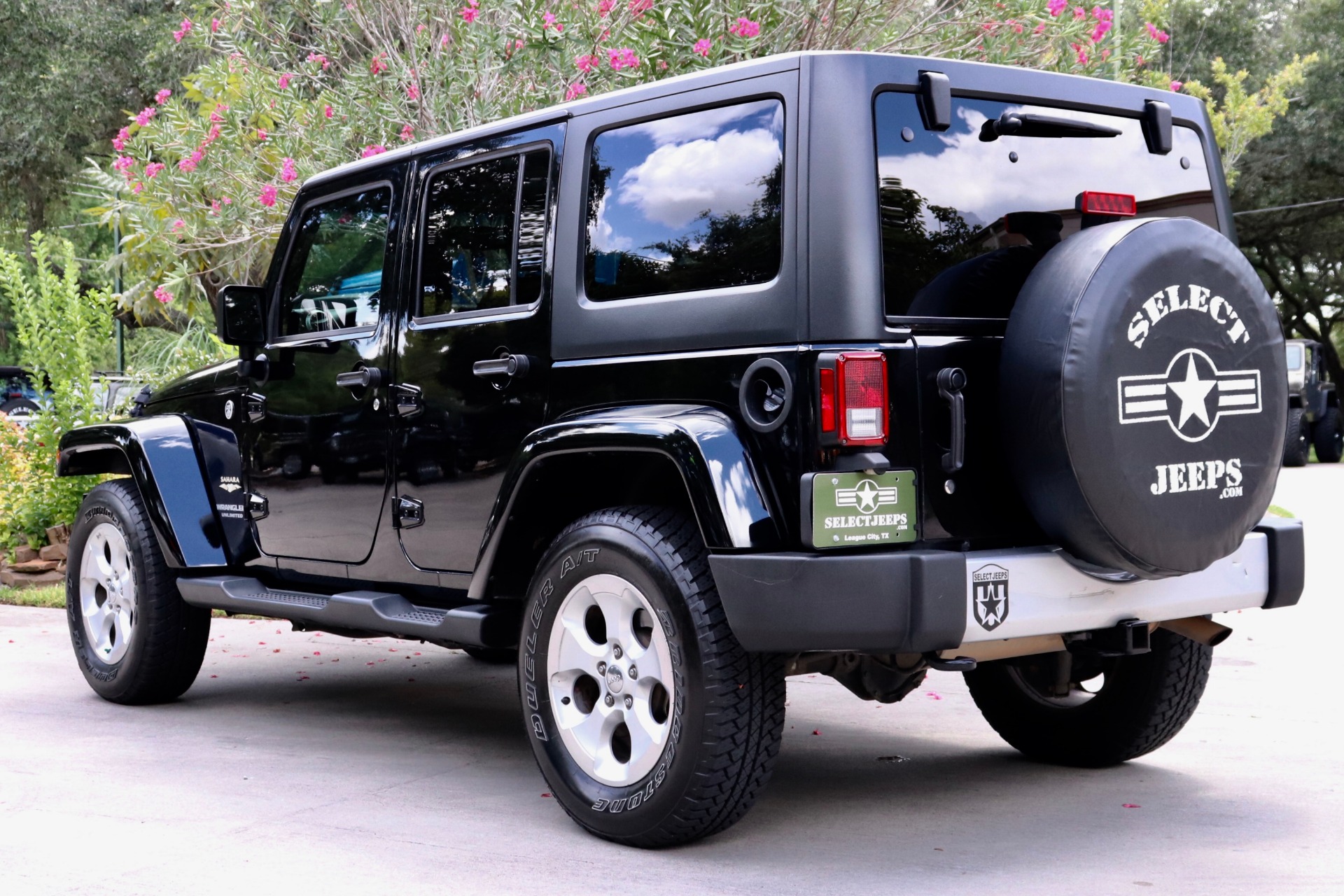 Used-2015-Jeep-Wrangler-Unlimited-Sahara