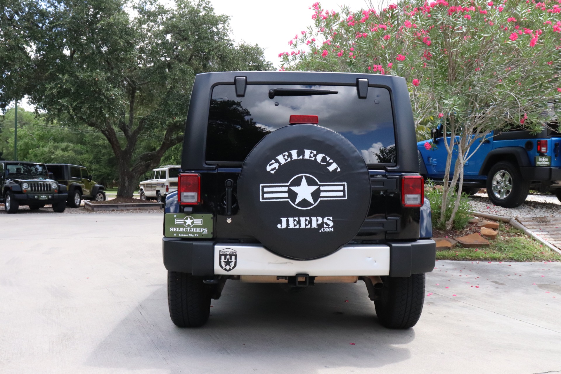 Used-2015-Jeep-Wrangler-Unlimited-Sahara
