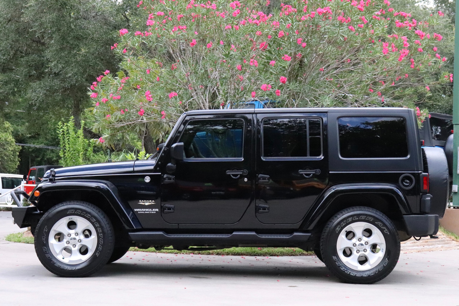 Used-2015-Jeep-Wrangler-Unlimited-Sahara