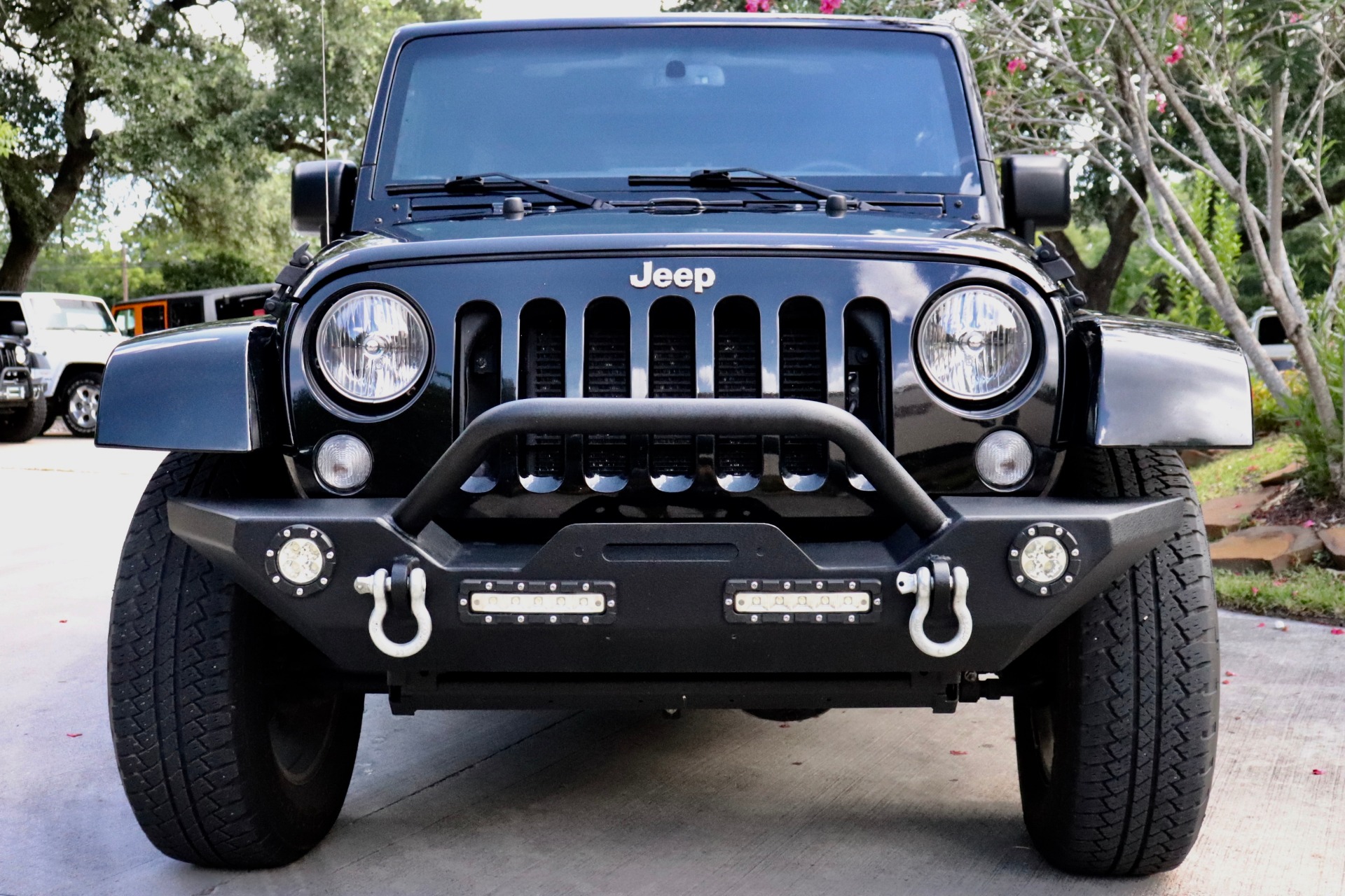 Used-2015-Jeep-Wrangler-Unlimited-Sahara