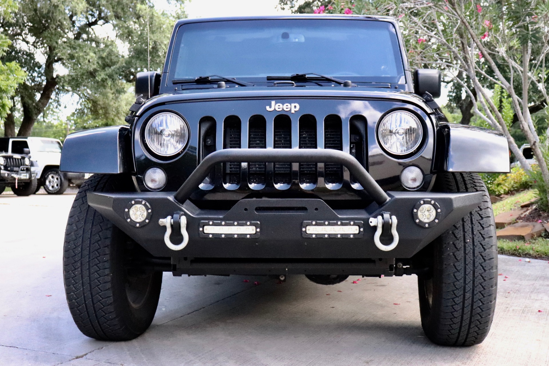 Used-2015-Jeep-Wrangler-Unlimited-Sahara