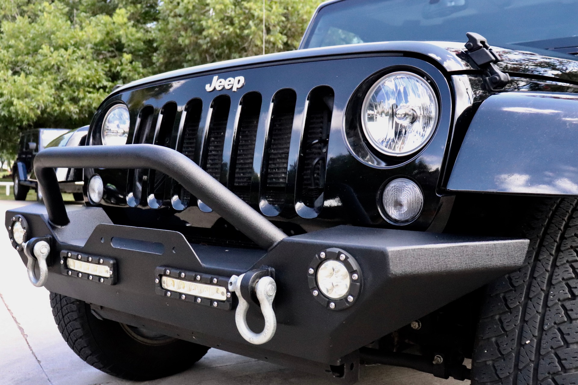 Used-2015-Jeep-Wrangler-Unlimited-Sahara