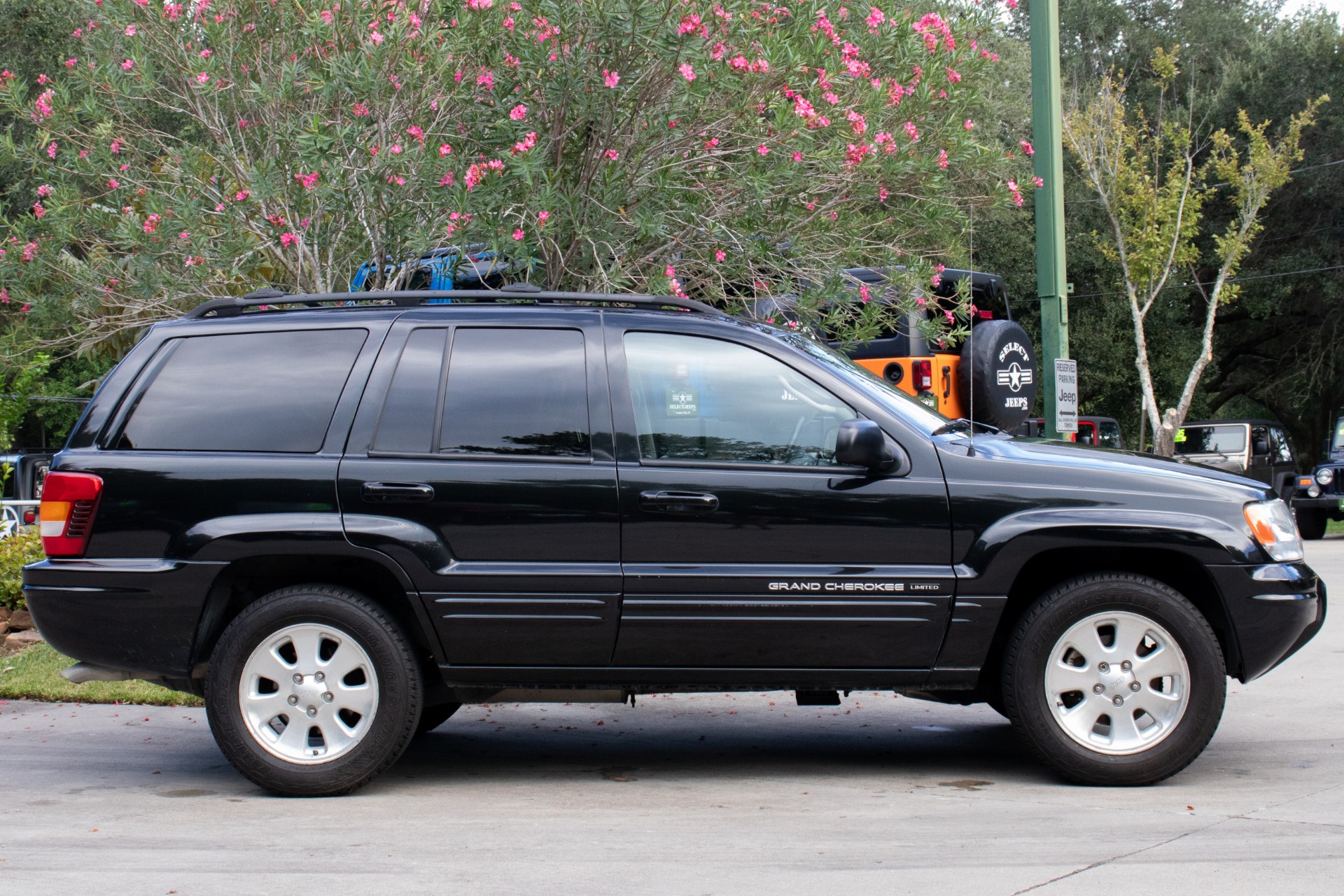 Used-2004-Jeep-Grand-Cherokee-4dr-Limited