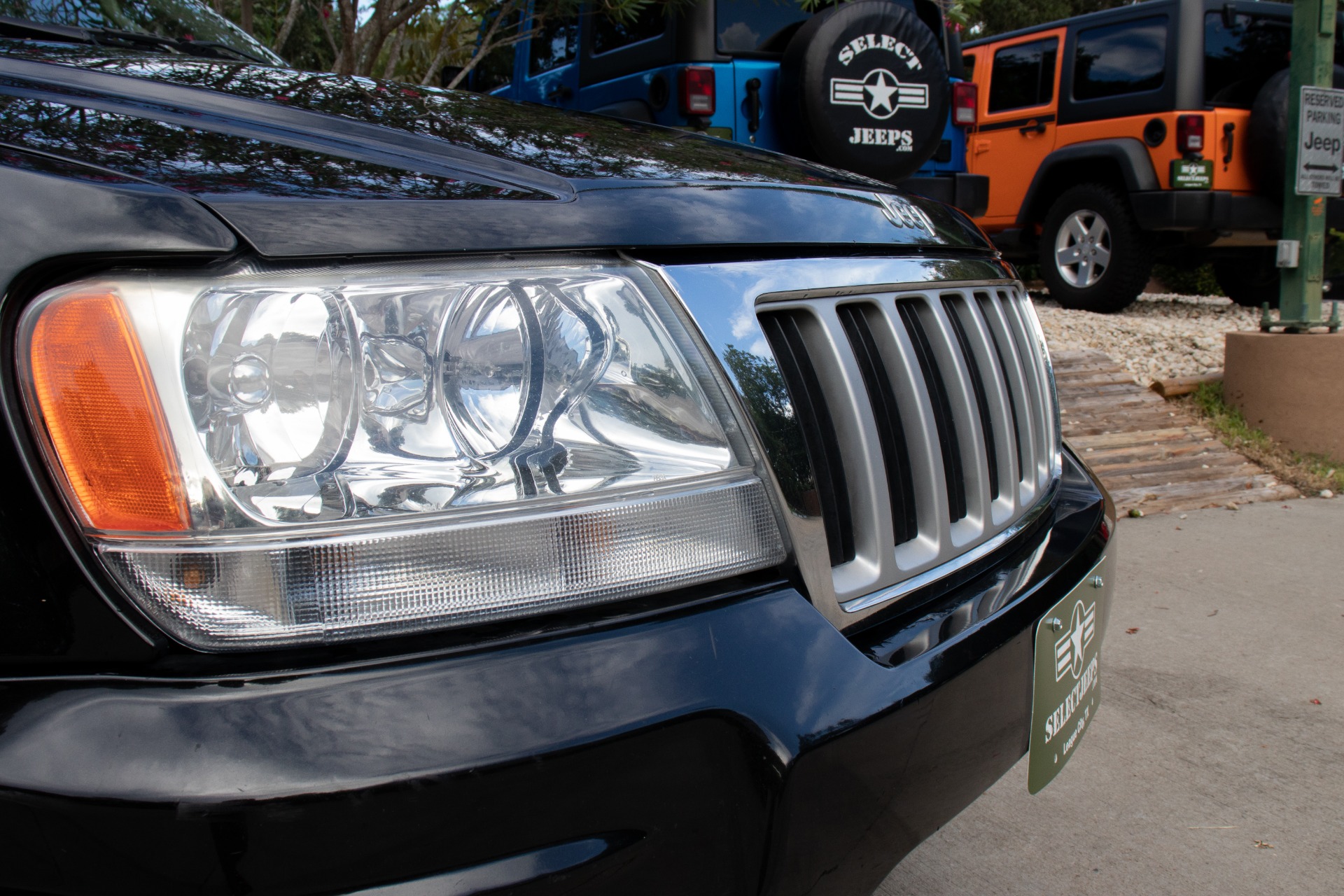 Used-2004-Jeep-Grand-Cherokee-4dr-Limited