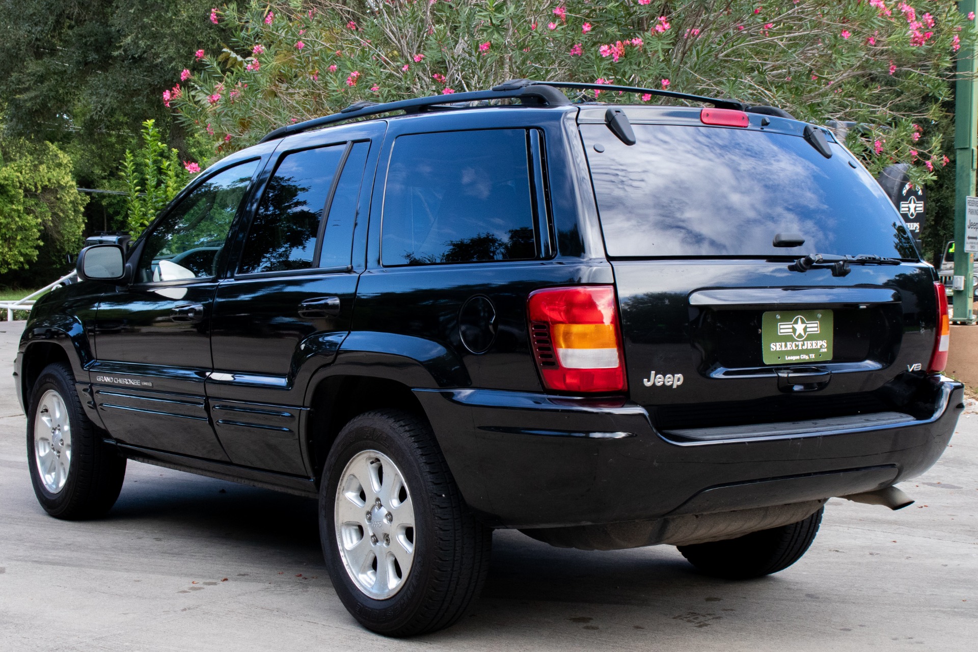 Used-2004-Jeep-Grand-Cherokee-4dr-Limited