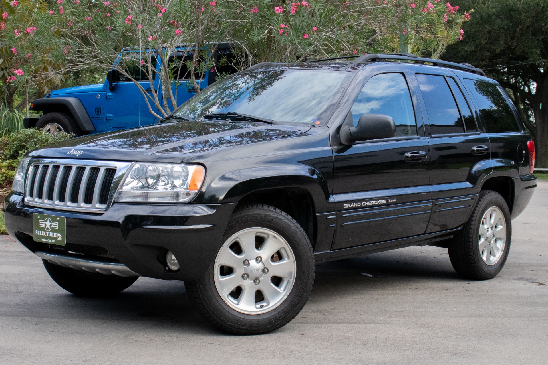 Купить гранд чероки 4.7. Jeep Grand Cherokee Limited 2000. Jeep Grand Cherokee Laredo 2004. Jeep Grand Cherokee 4. Grand Cherokee 2004.