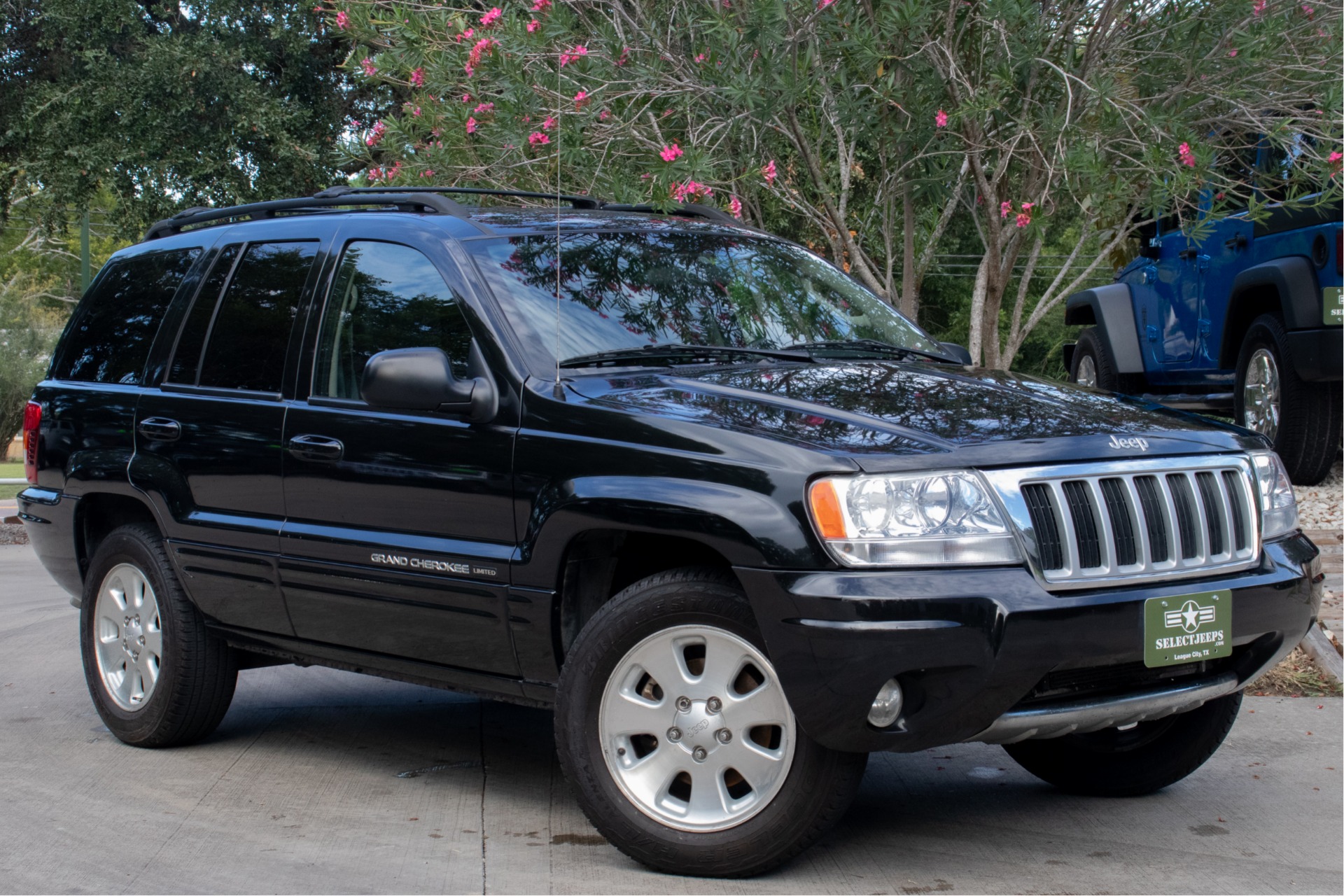 Used-2004-Jeep-Grand-Cherokee-4dr-Limited