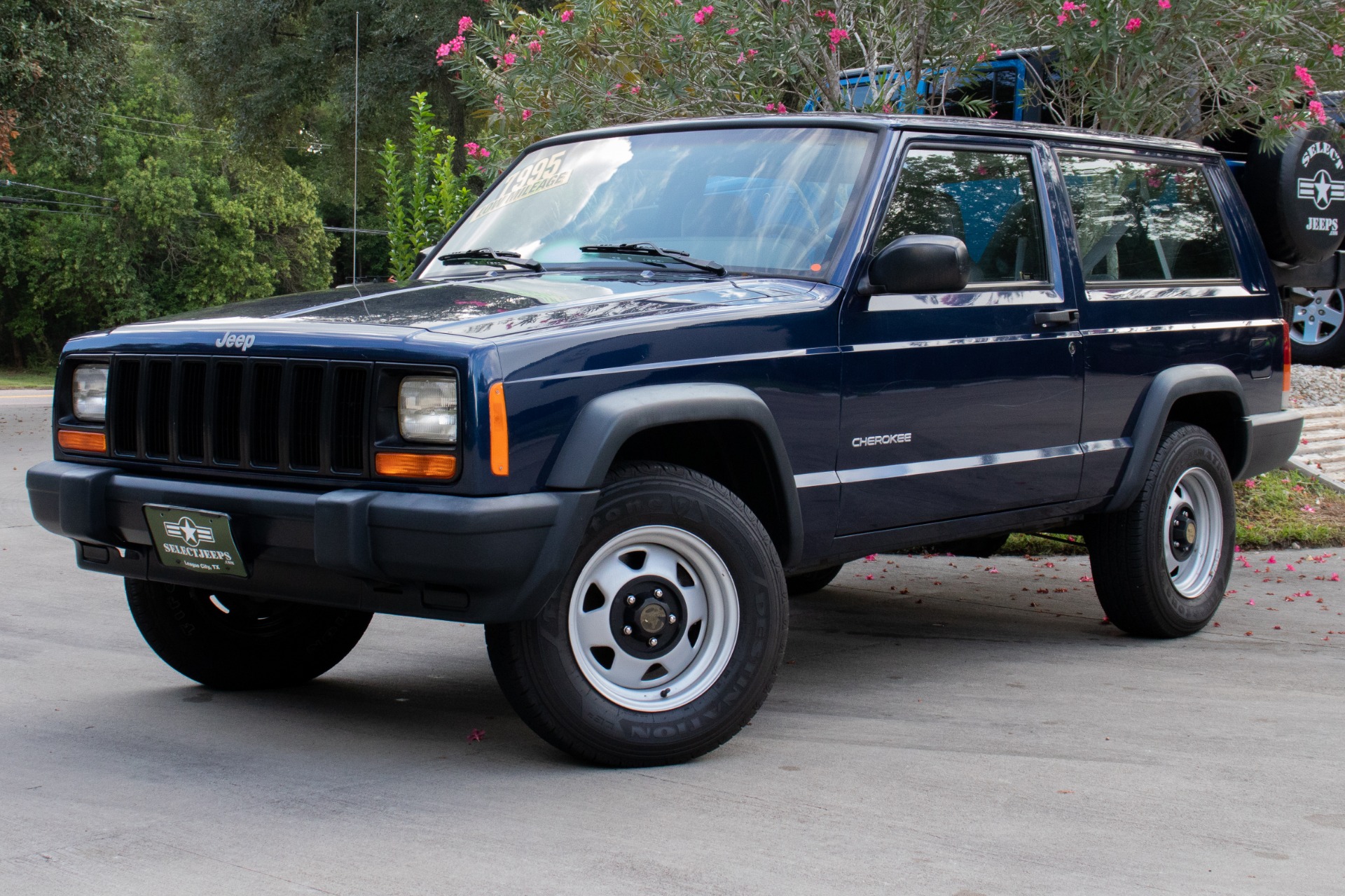 Used-2000-Jeep-Cherokee-2dr-SE