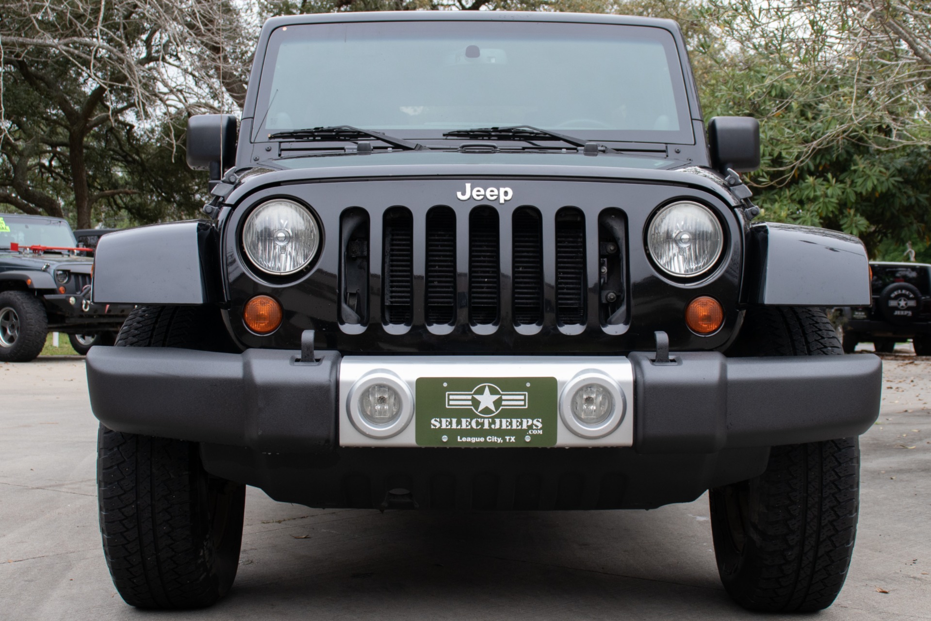 Used-2013-Jeep-Wrangler-Unlimited-Sahara