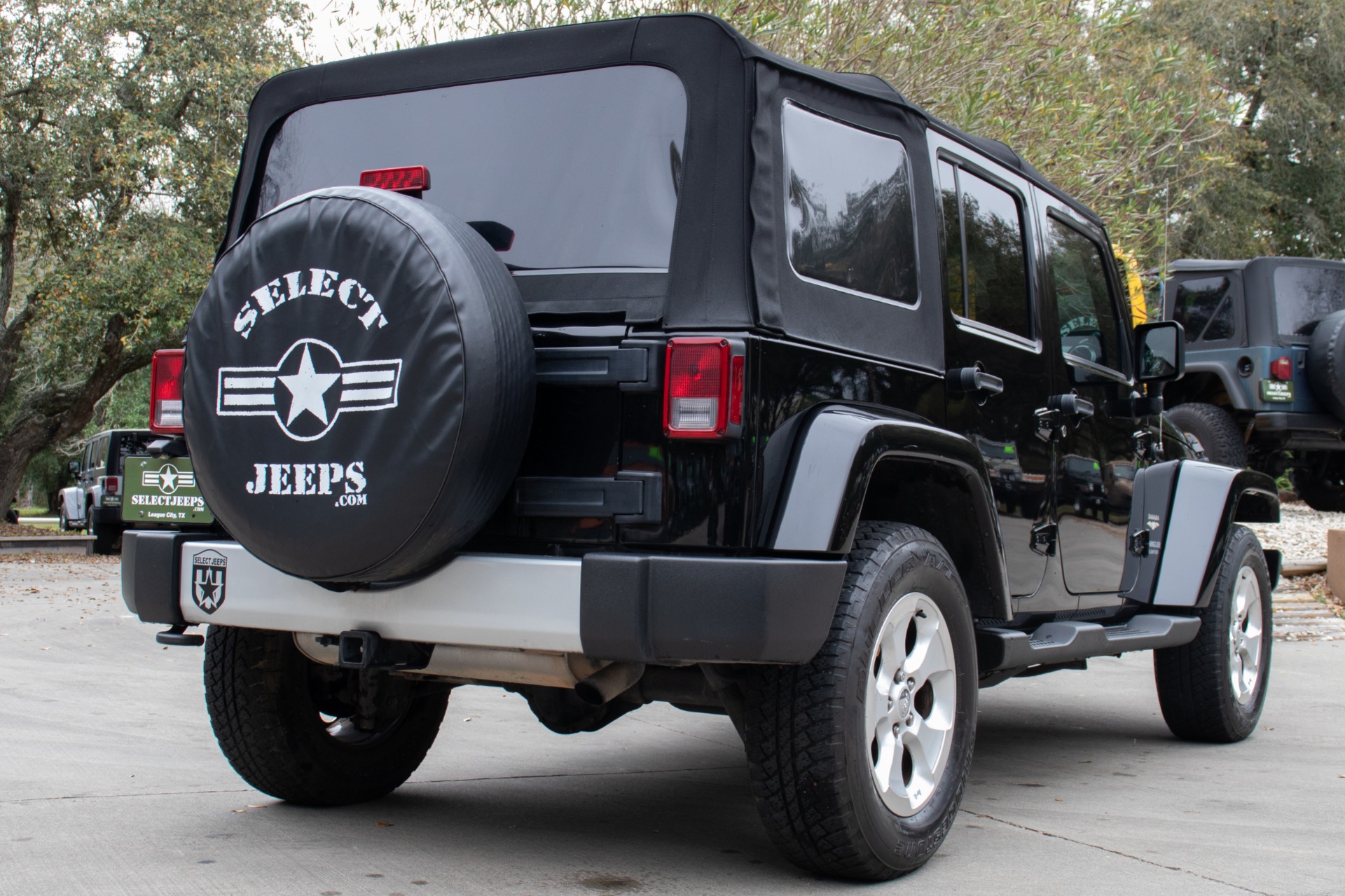 Used-2013-Jeep-Wrangler-Unlimited-Sahara