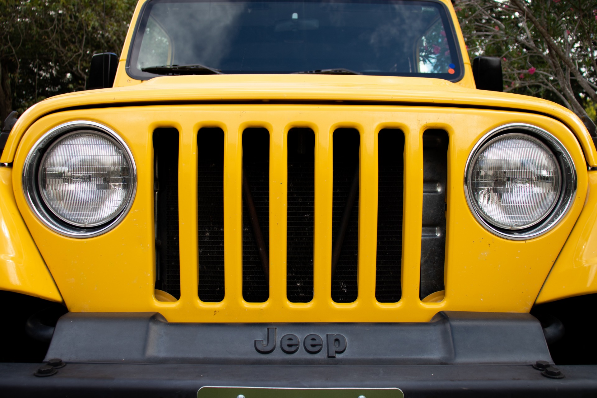 Used-2000-Jeep-Wrangler-2dr-Sport