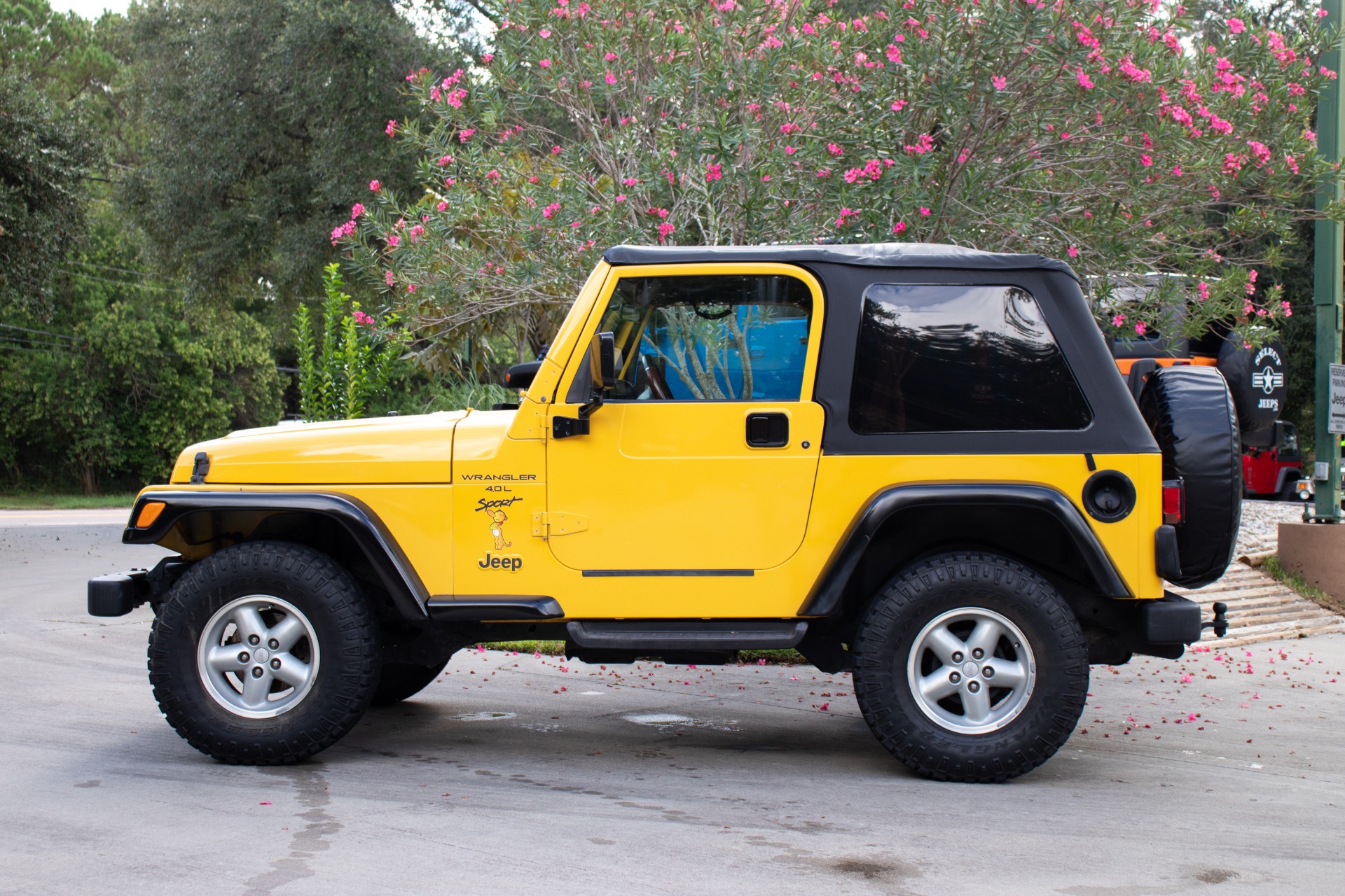 Used-2000-Jeep-Wrangler-2dr-Sport