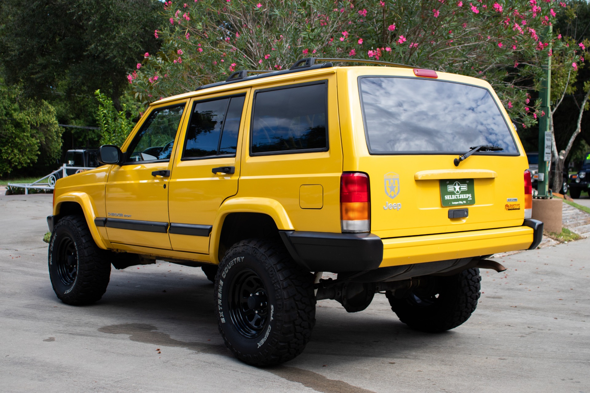 Used-2001-Jeep-Cherokee-4dr-Sport