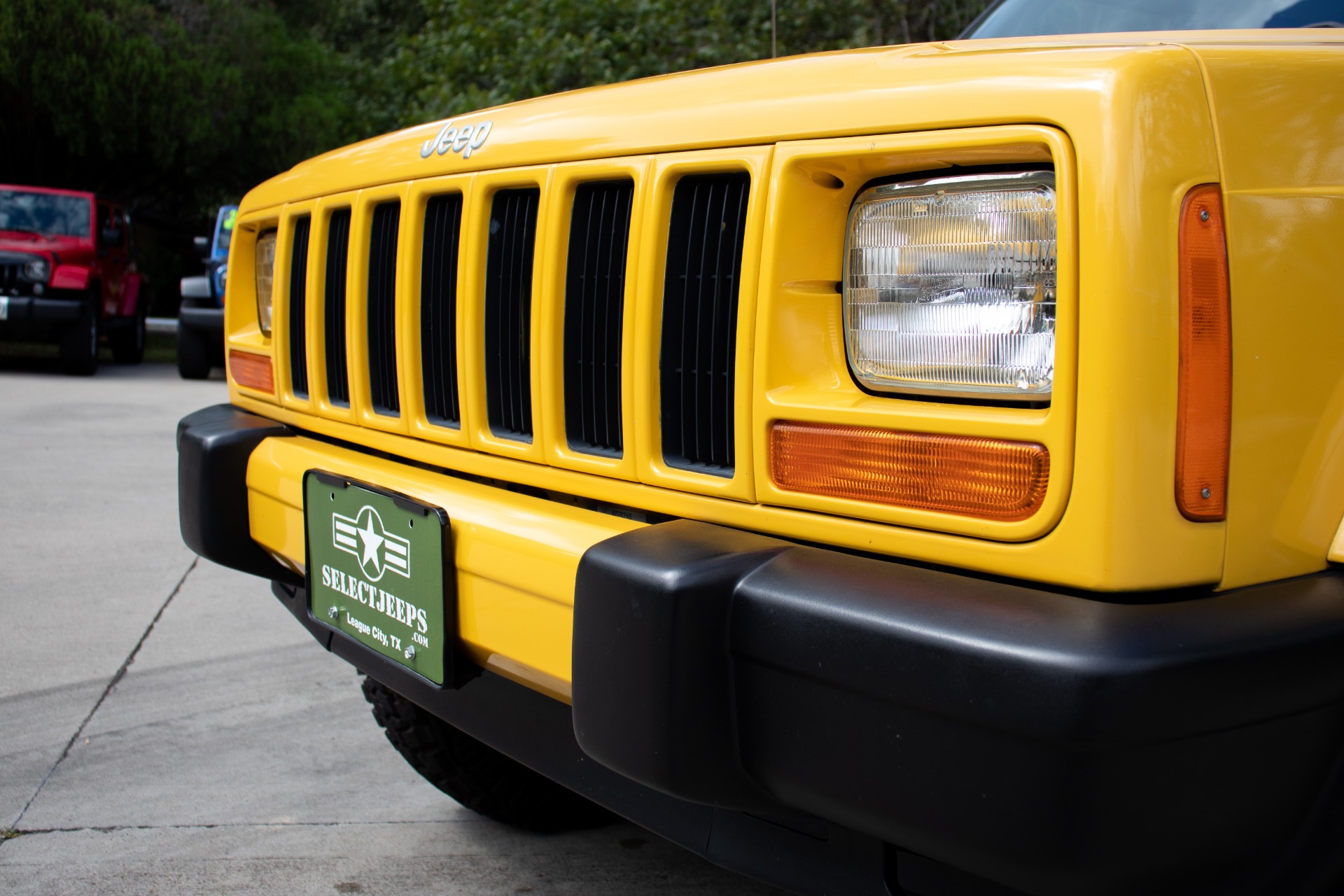 Used-2001-Jeep-Cherokee-4dr-Sport