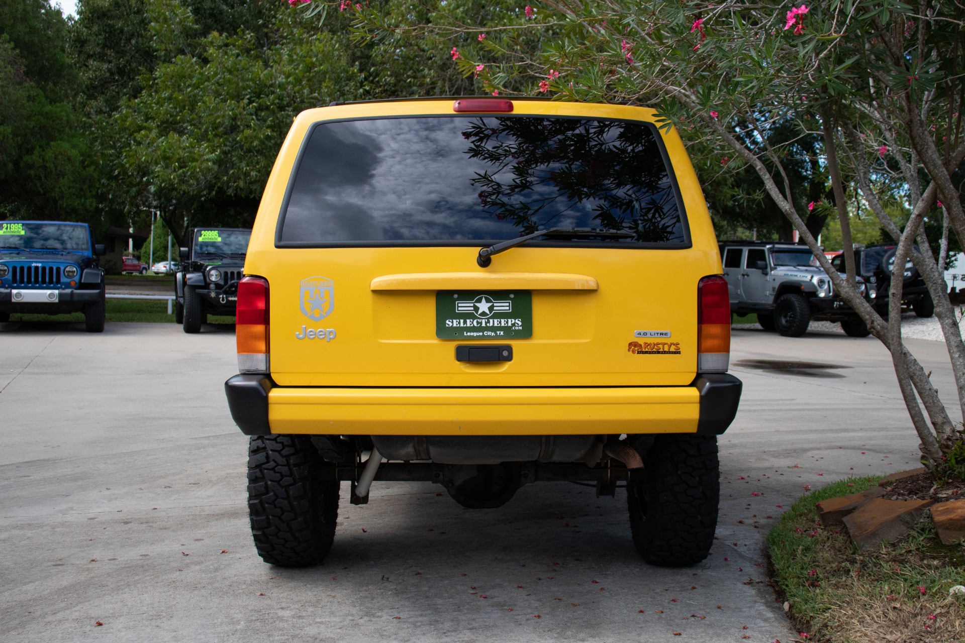 Used-2001-Jeep-Cherokee-4dr-Sport