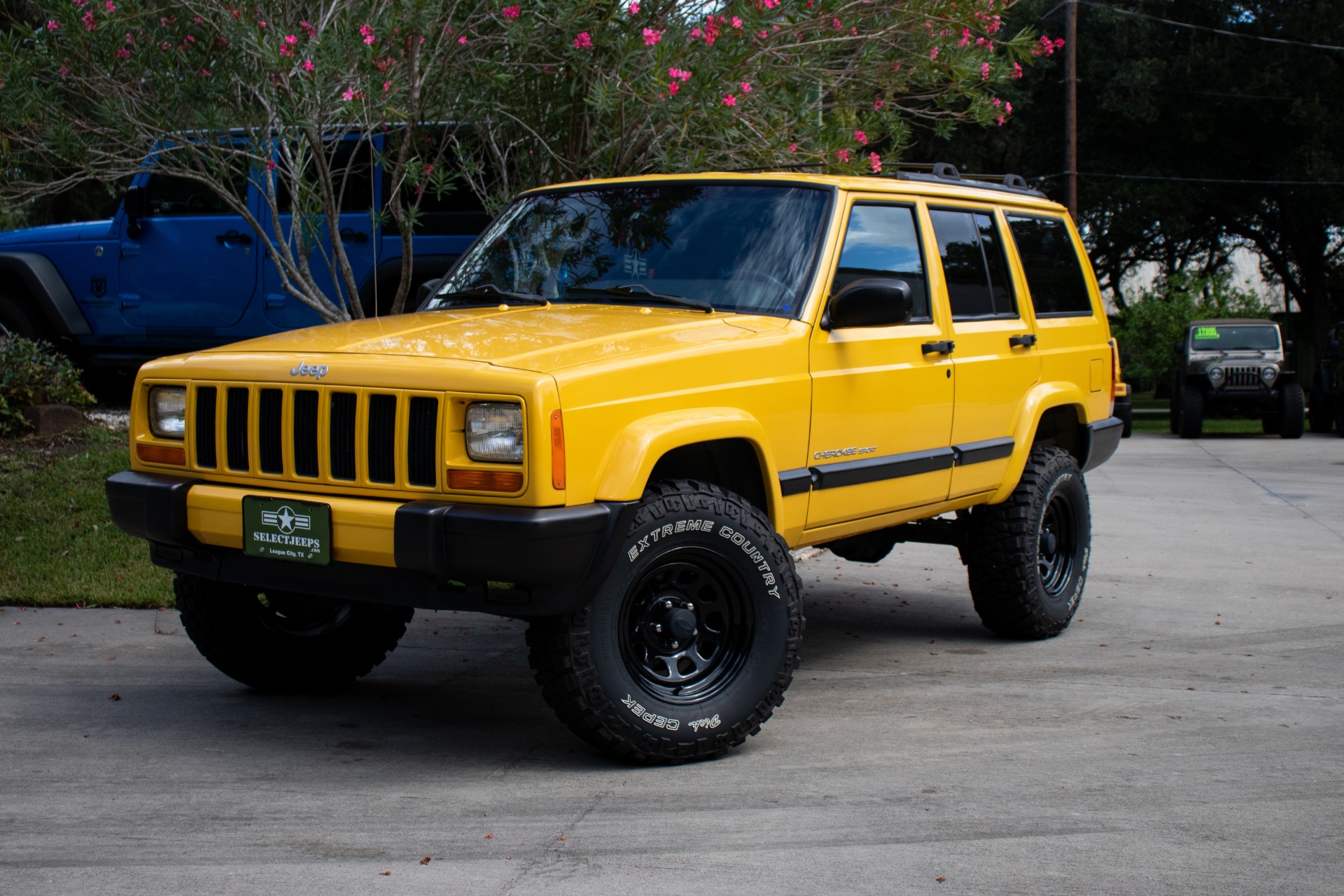 Used-2001-Jeep-Cherokee-4dr-Sport