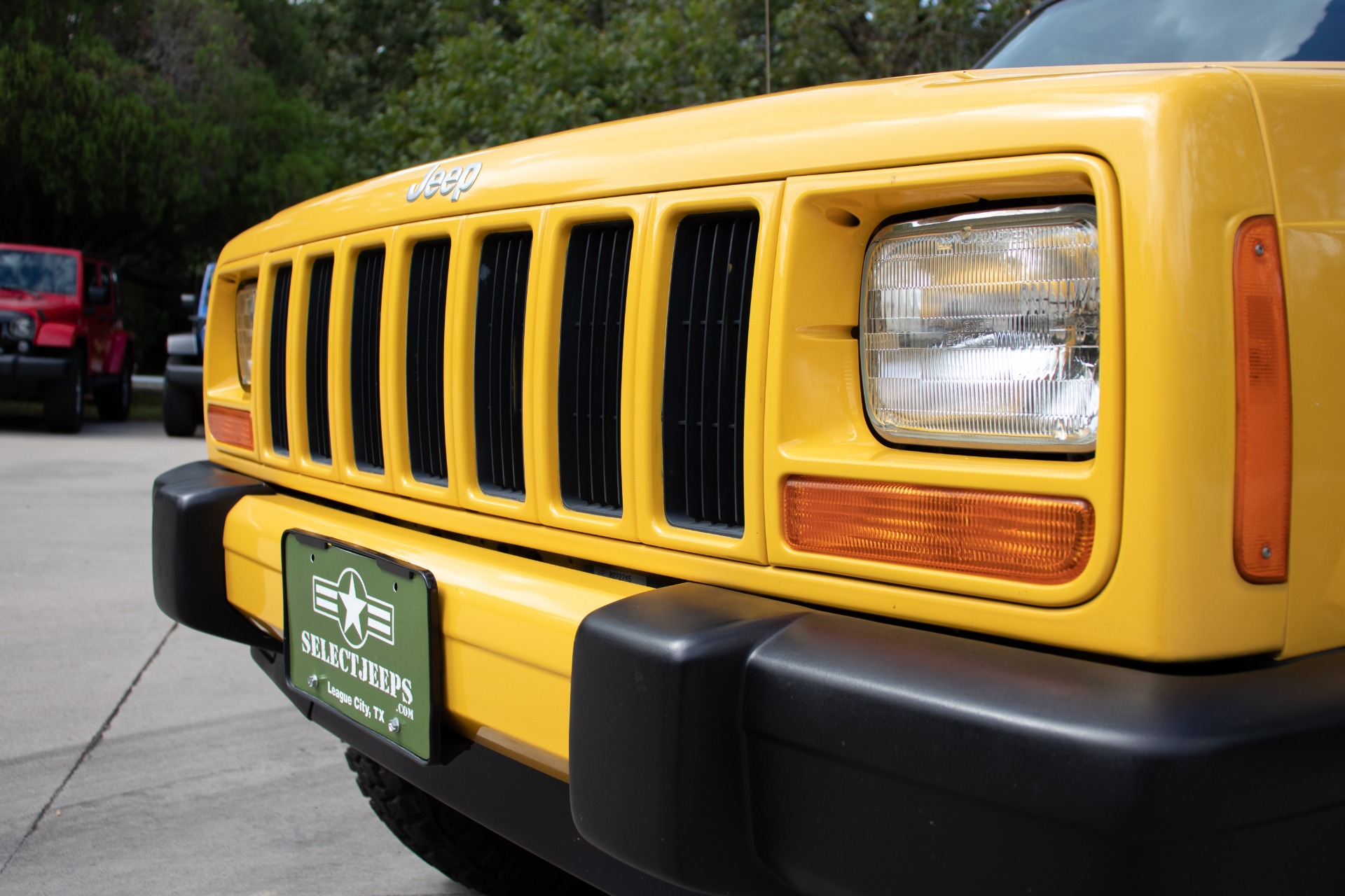 Used-2001-Jeep-Cherokee-4dr-Sport