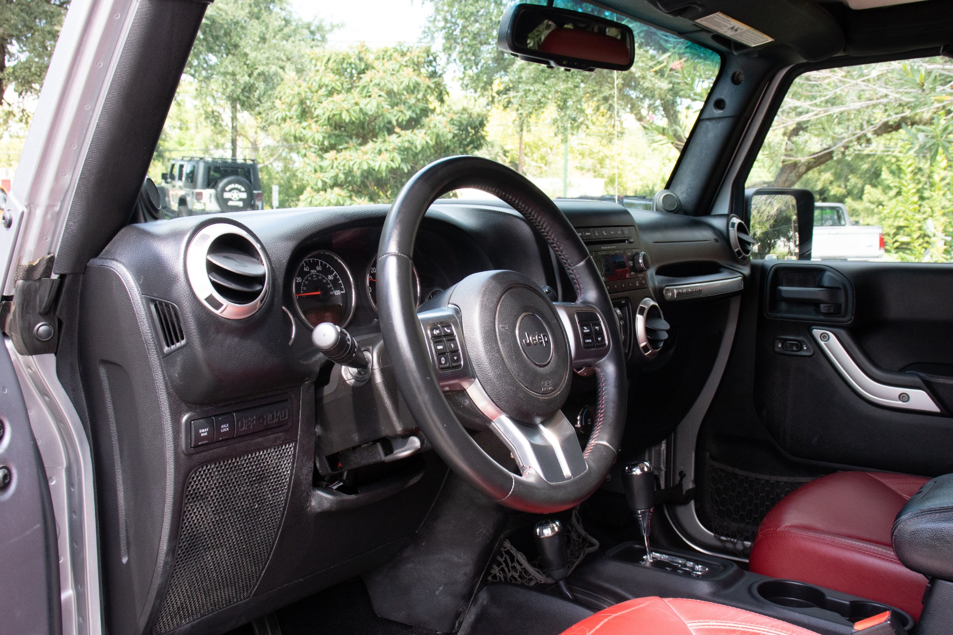 Used-2013-Jeep-Wrangler-Unlimited-10th-Anniversary-Rubicon