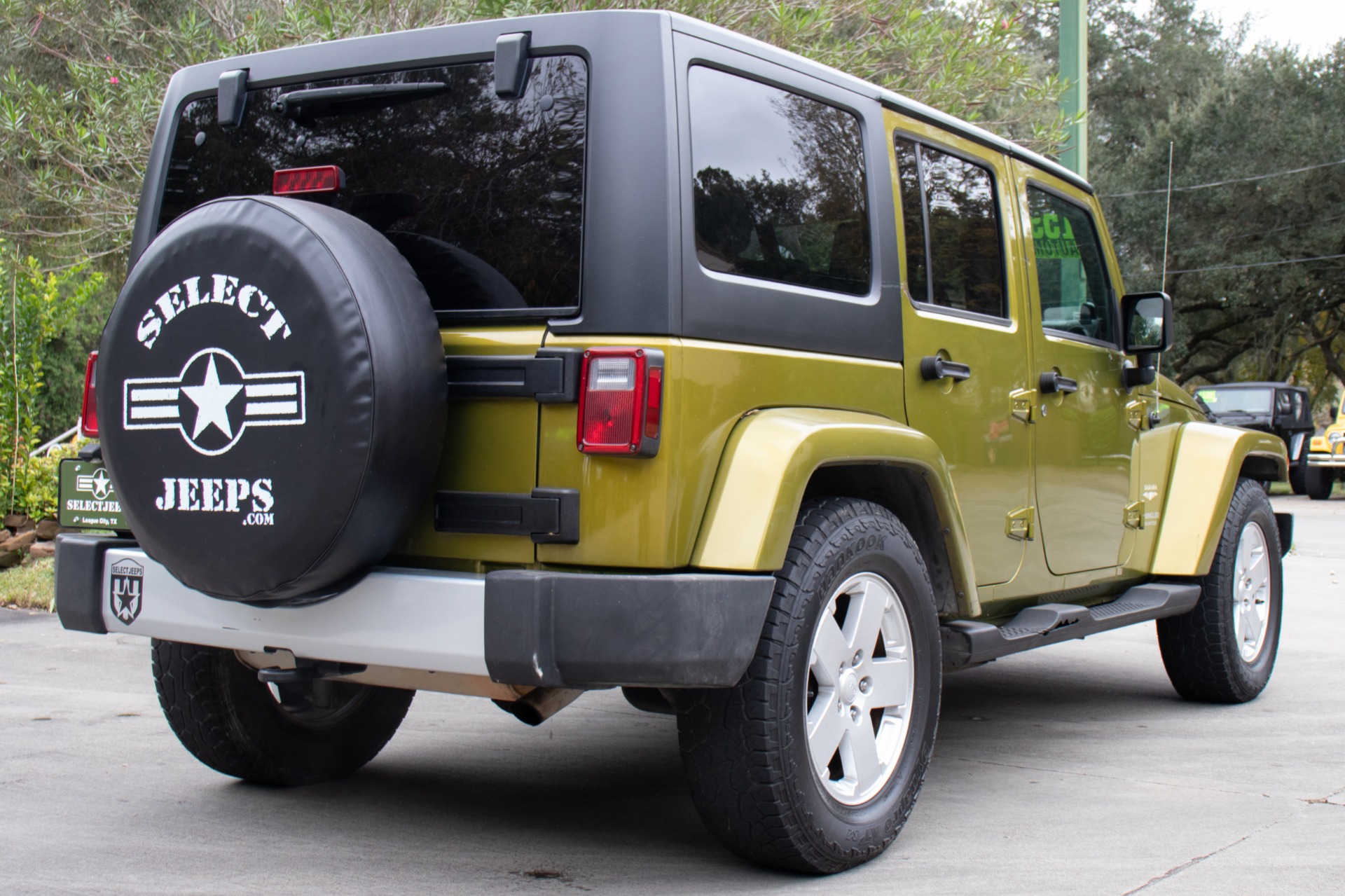 Used-2007-Jeep-Wrangler-Unlimited-Sahara