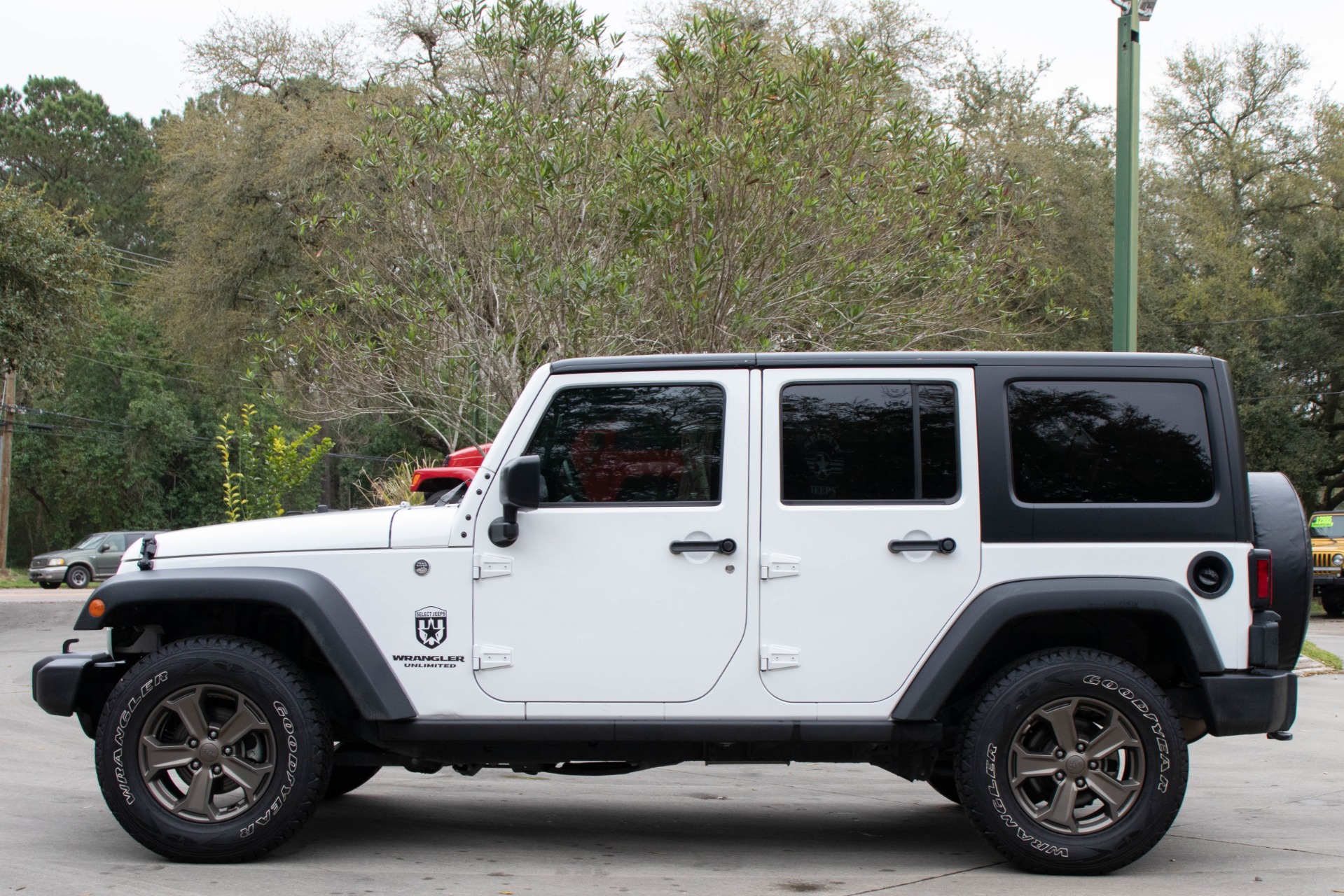 Used-2016-Jeep-Wrangler-Unlimited-Sport