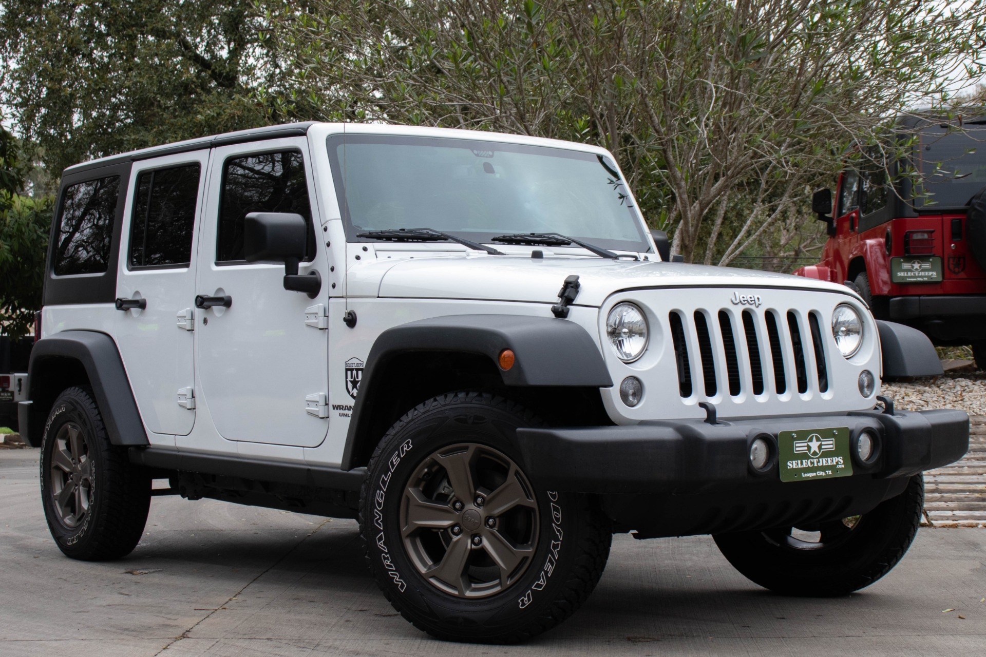 Used-2016-Jeep-Wrangler-Unlimited-Sport