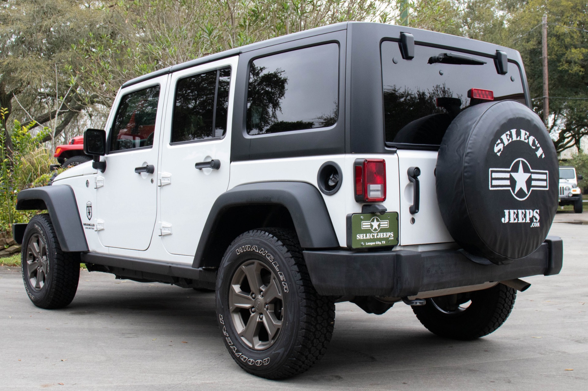 Used-2016-Jeep-Wrangler-Unlimited-Sport