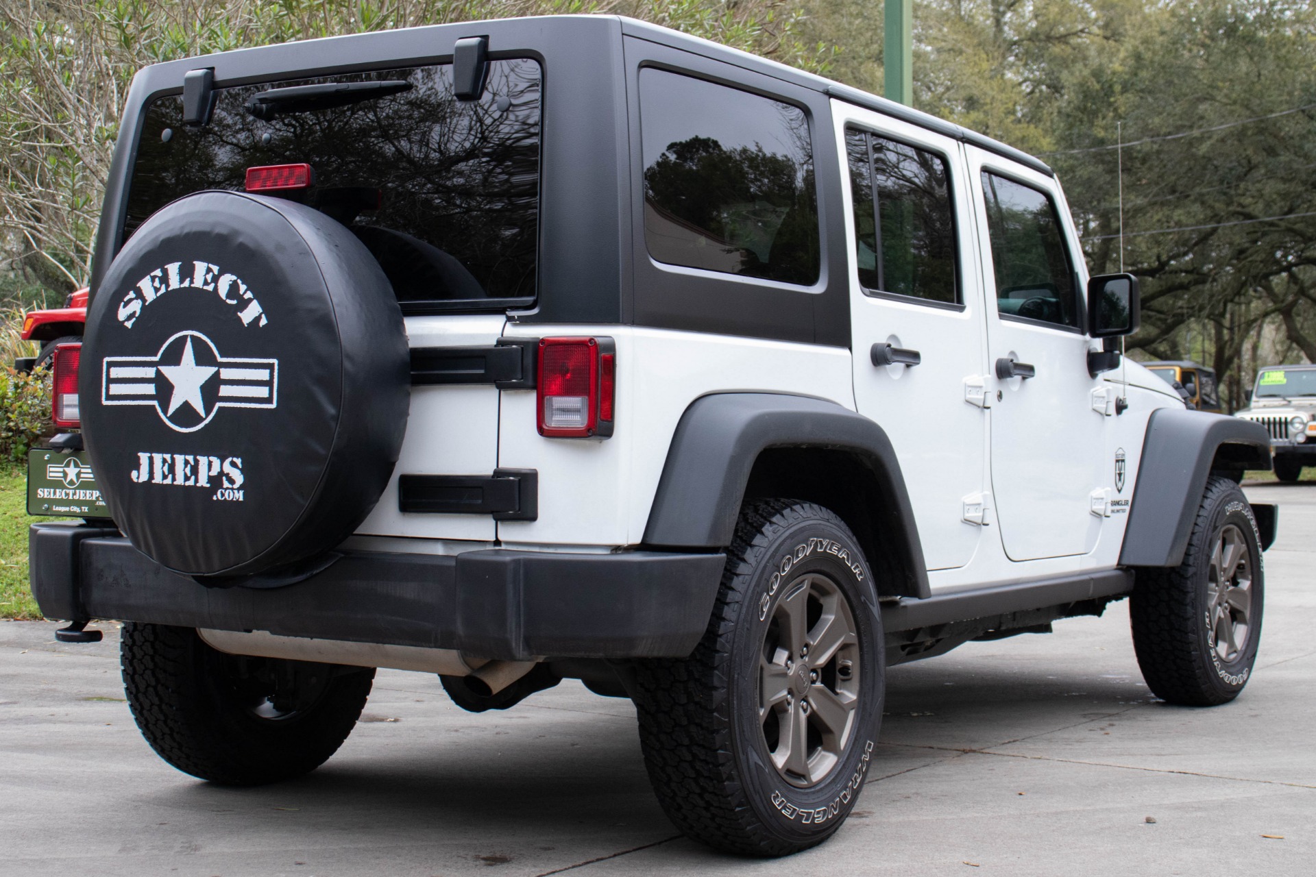 Used-2016-Jeep-Wrangler-Unlimited-Sport