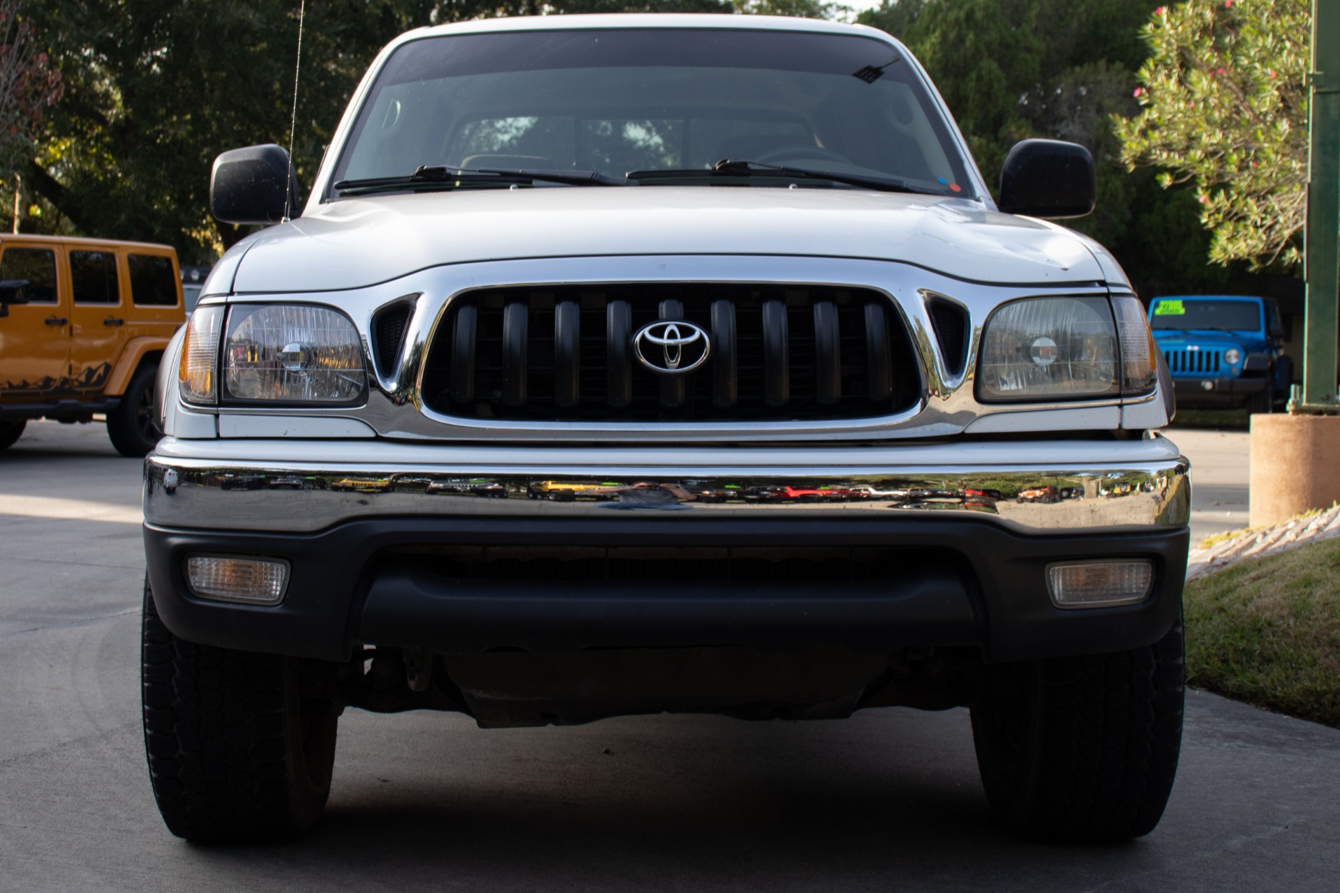 Used-2004-Toyota-Tacoma-PreRunner-V6