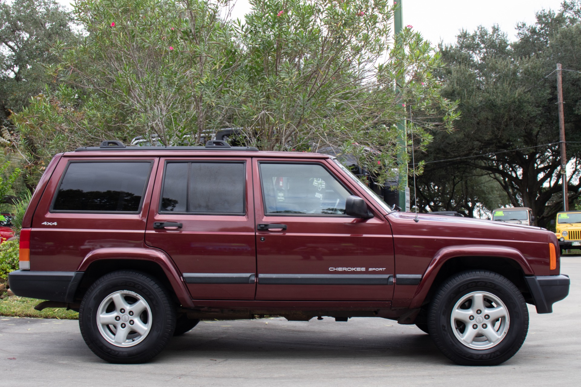 Used-2001-Jeep-Cherokee-Sport