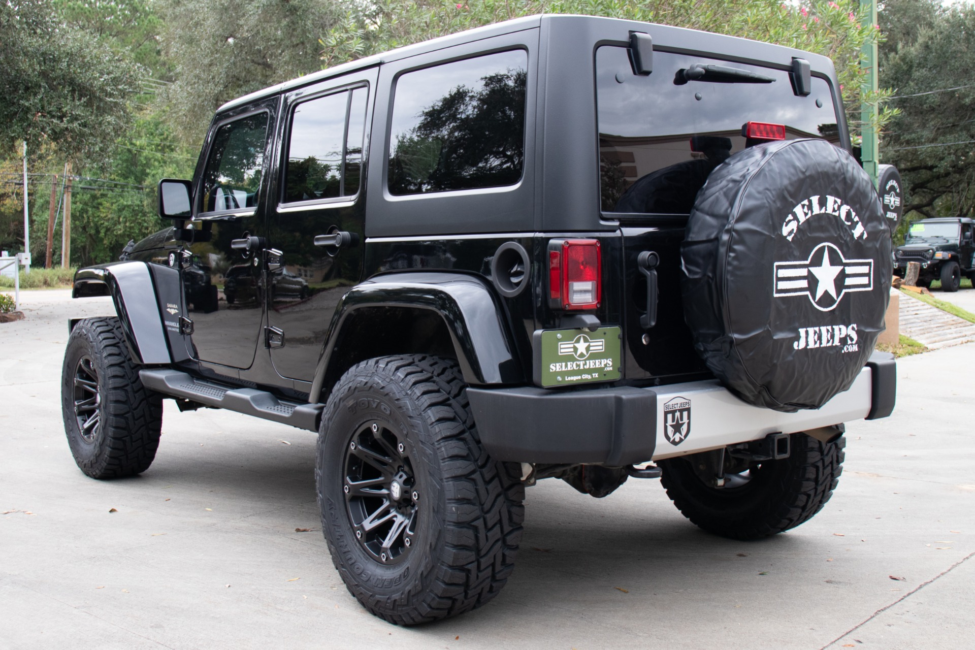 Used-2014-Jeep-Wrangler-Unlimited-Sahara