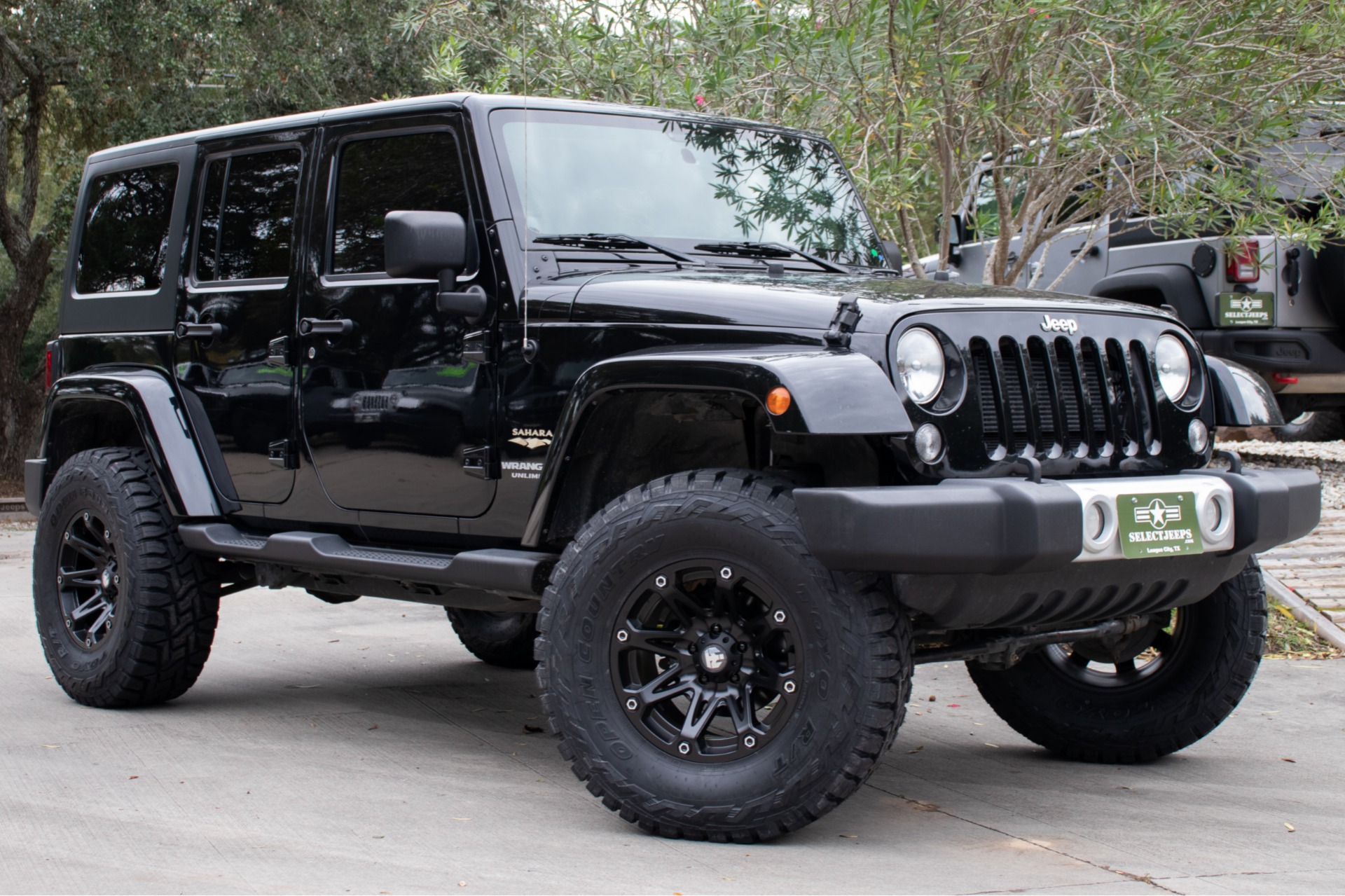 Used-2014-Jeep-Wrangler-Unlimited-Sahara