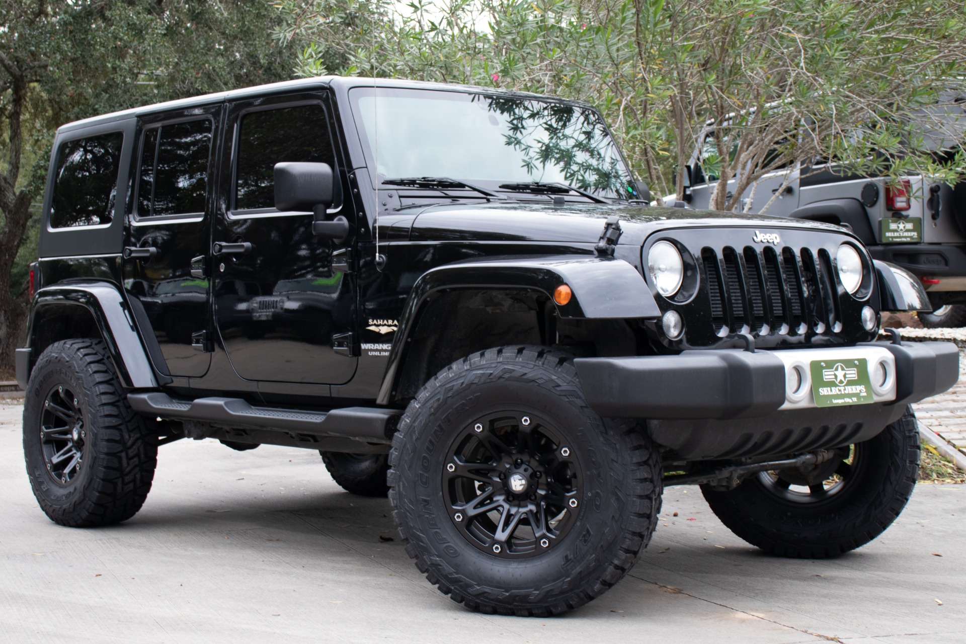 Used-2014-Jeep-Wrangler-Unlimited-Sahara