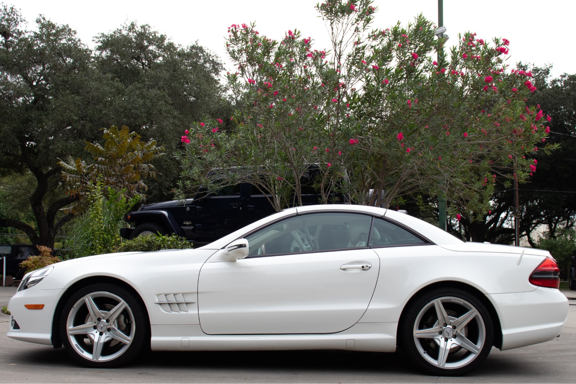 Used-2009-Mercedes-Benz-SL-Class-SL-550