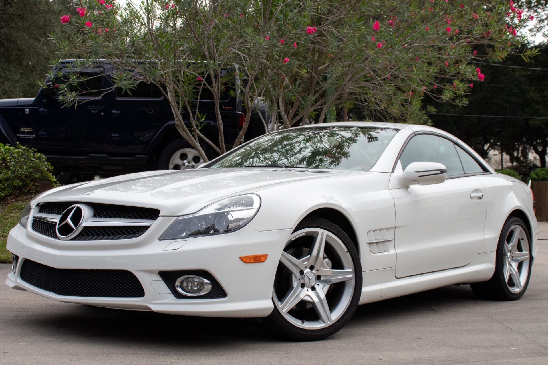 Used-2009-Mercedes-Benz-SL-Class-SL-550