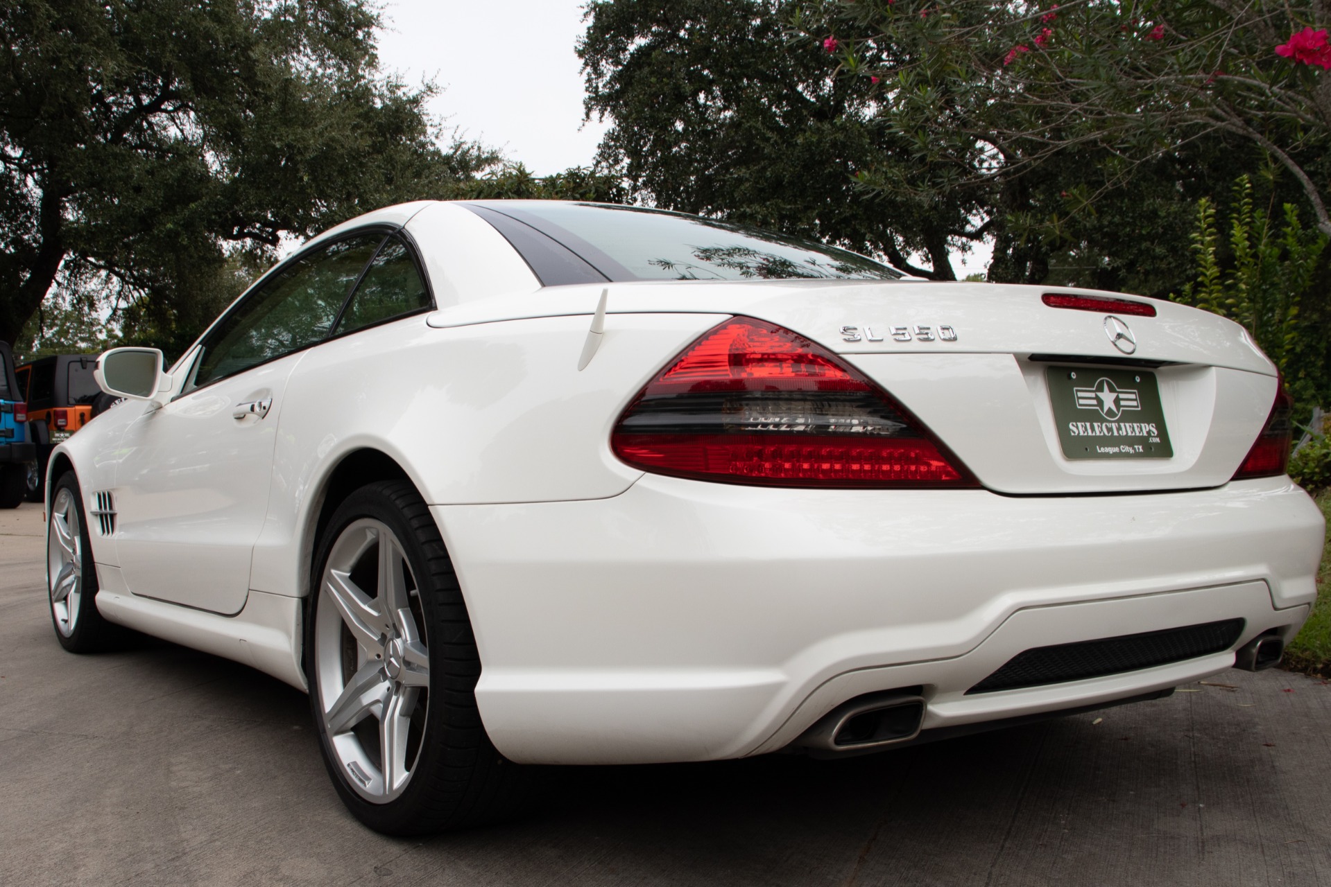 Used-2009-Mercedes-Benz-SL-Class-SL-550