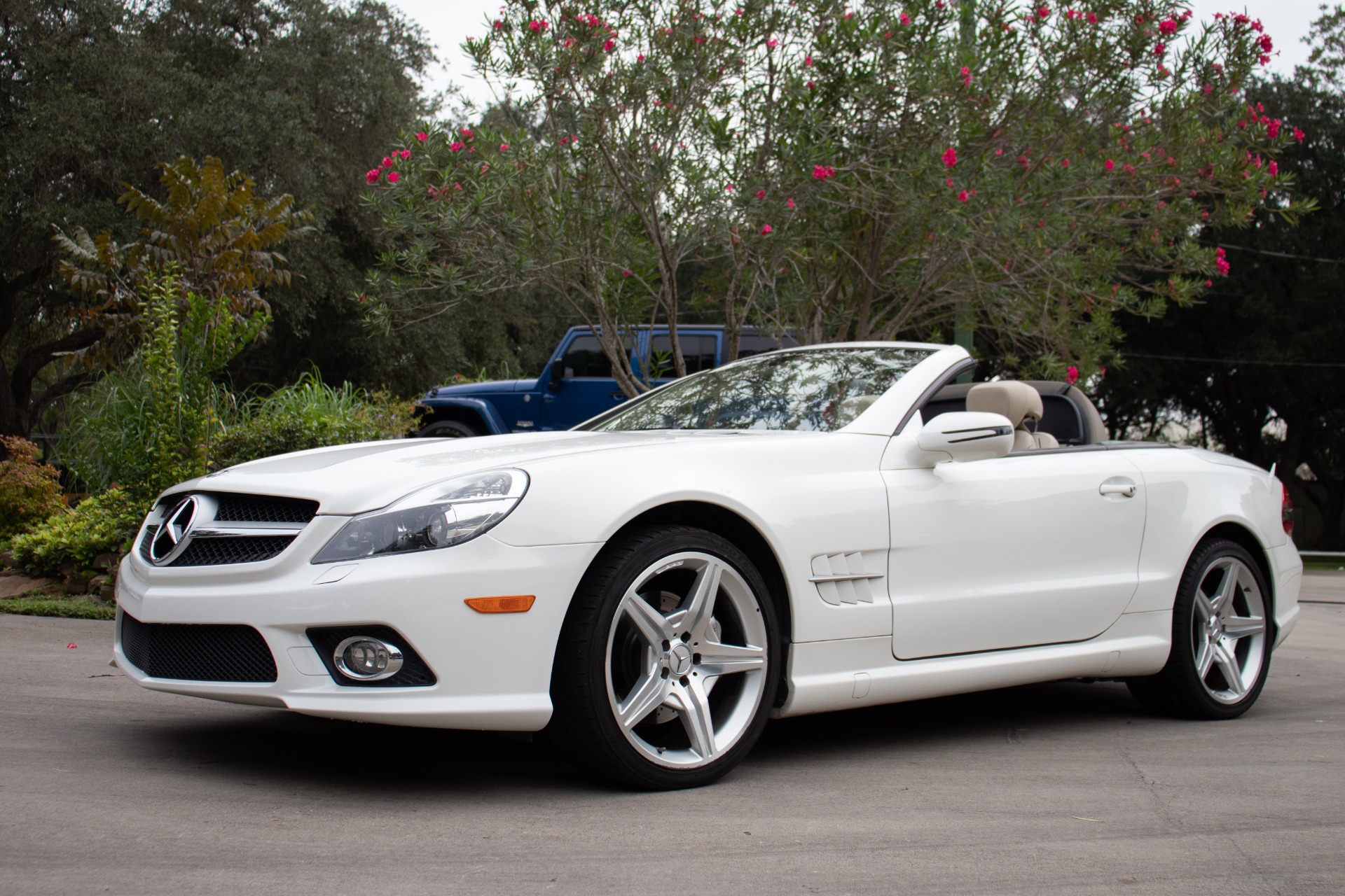 Used-2009-Mercedes-Benz-SL-Class-SL-550