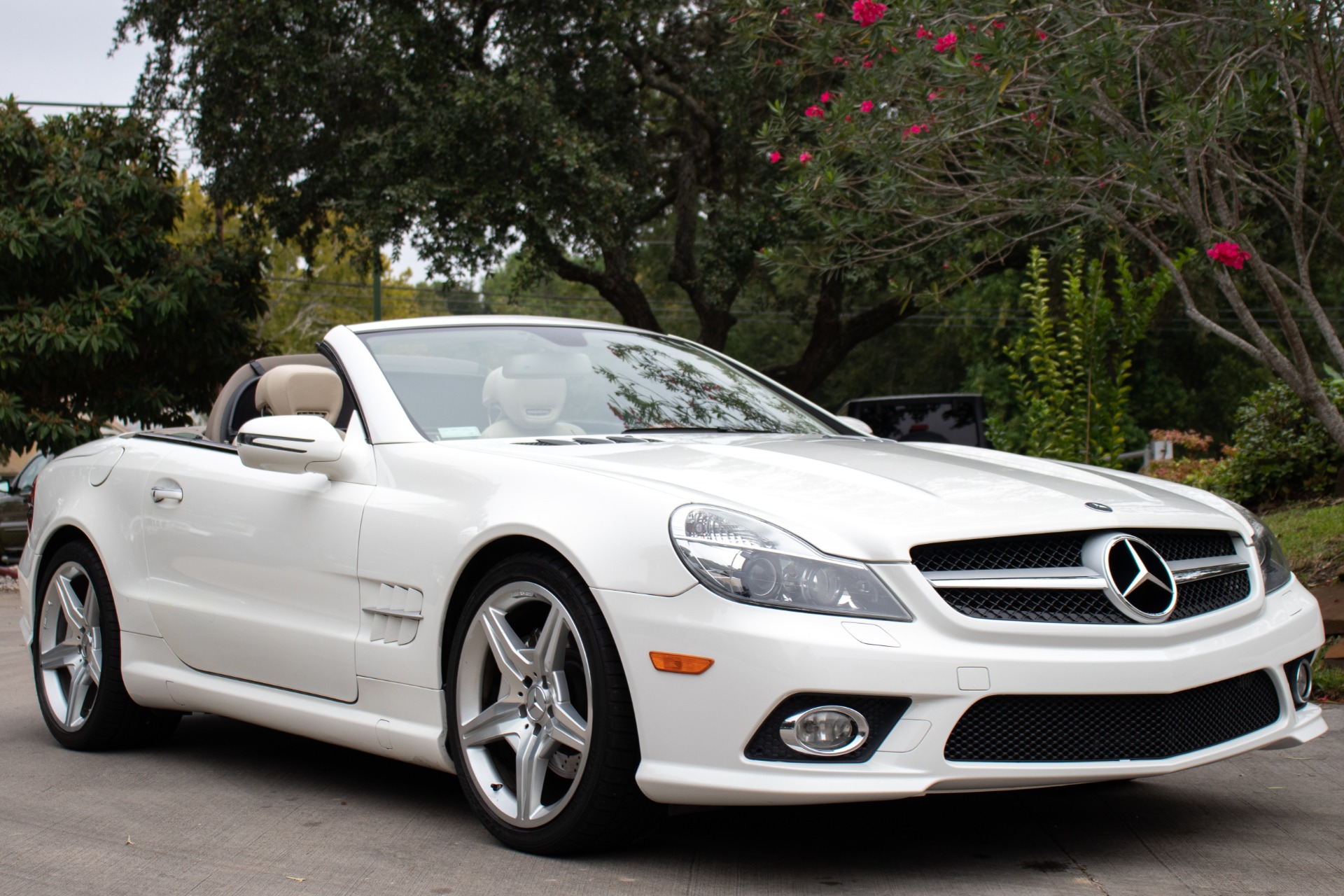 Used-2009-Mercedes-Benz-SL-Class-SL-550