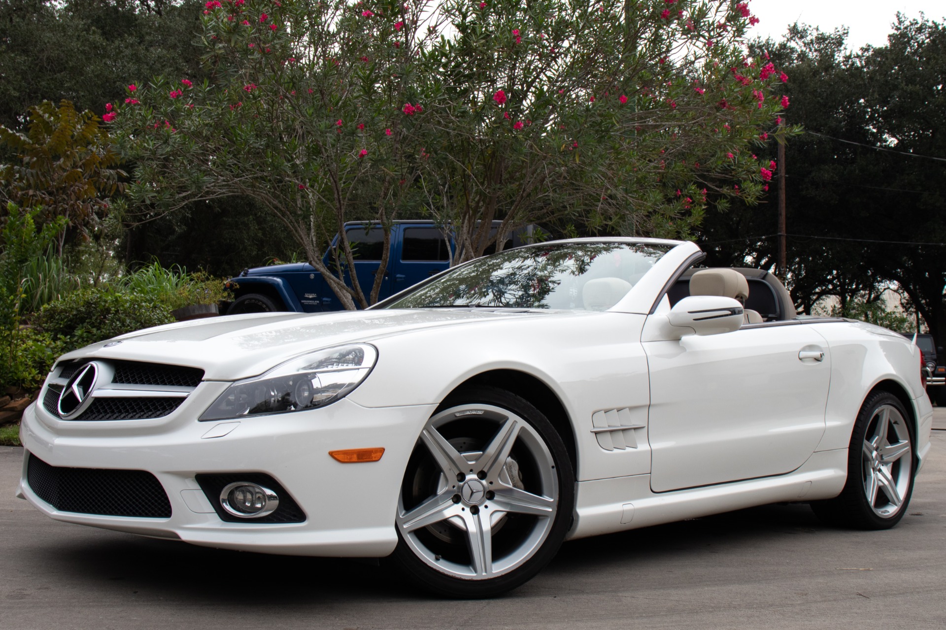 Used-2009-Mercedes-Benz-SL-Class-SL-550