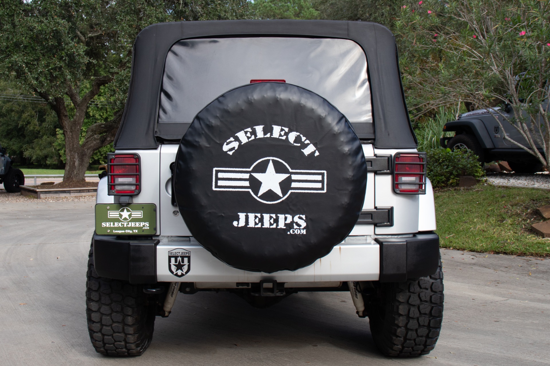 Used-2010-Jeep-Wrangler-Unlimited-Sahara