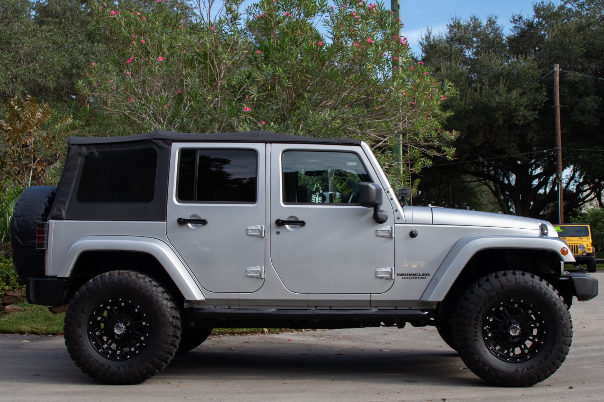 Used-2010-Jeep-Wrangler-Unlimited-Sahara