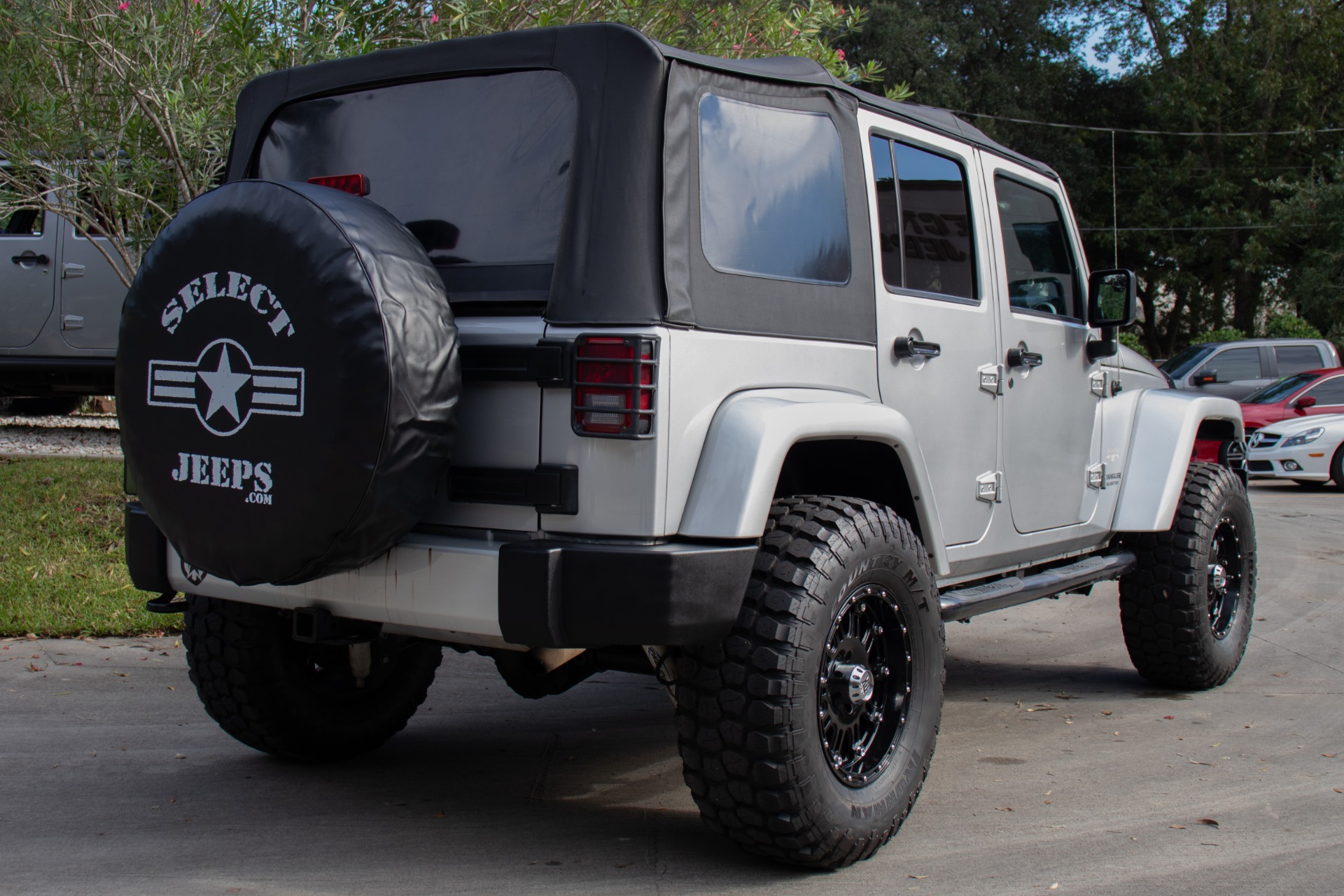 Used-2010-Jeep-Wrangler-Unlimited-Sahara