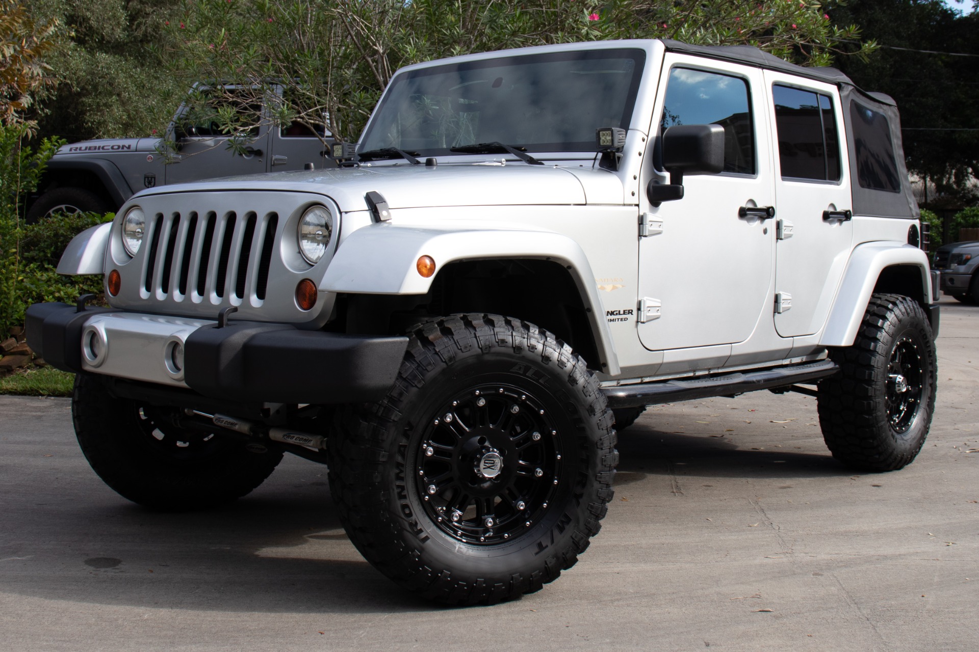 Used-2010-Jeep-Wrangler-Unlimited-Sahara