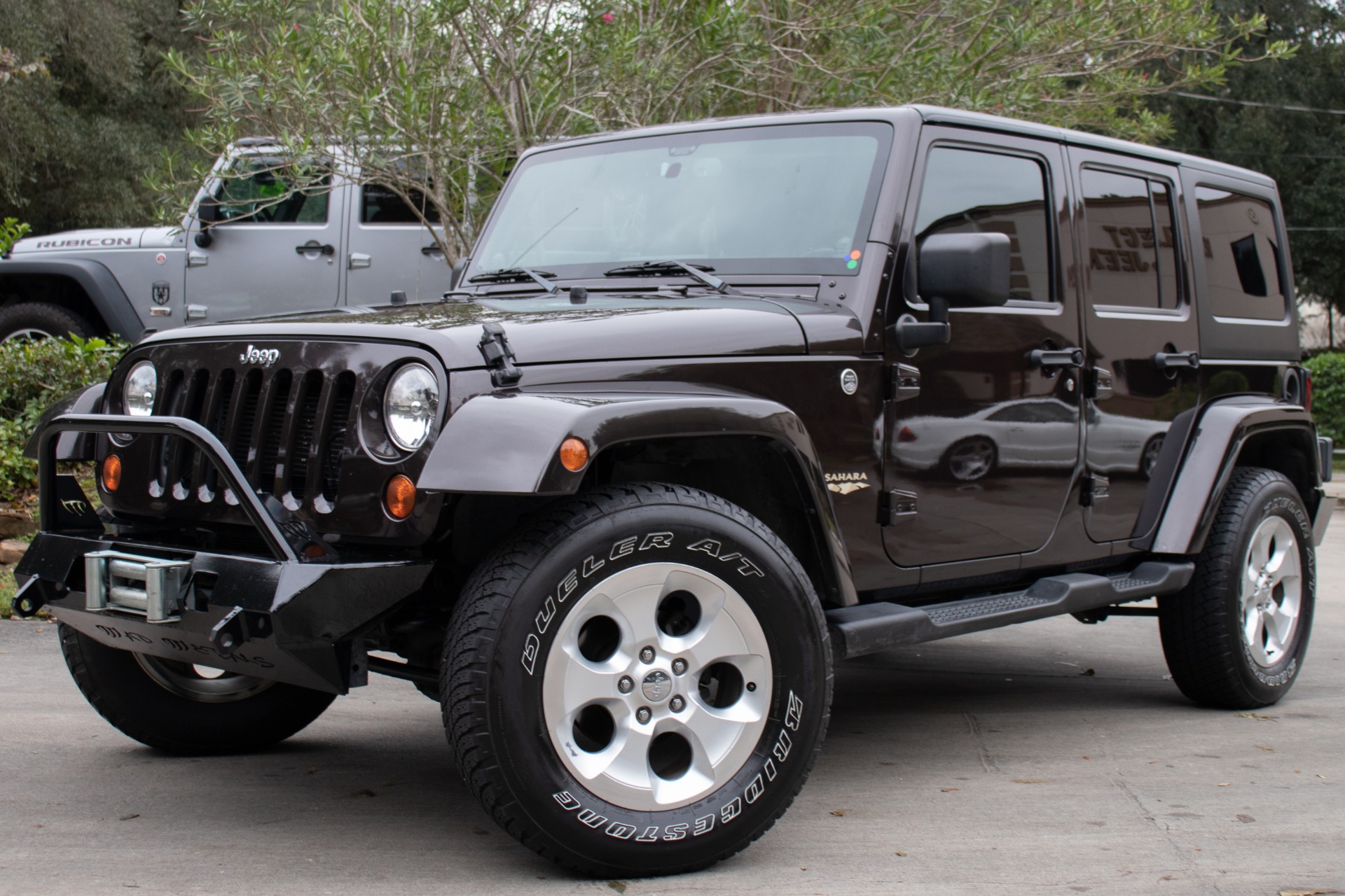 Used-2013-Jeep-Wrangler-Unlimited-Sahara