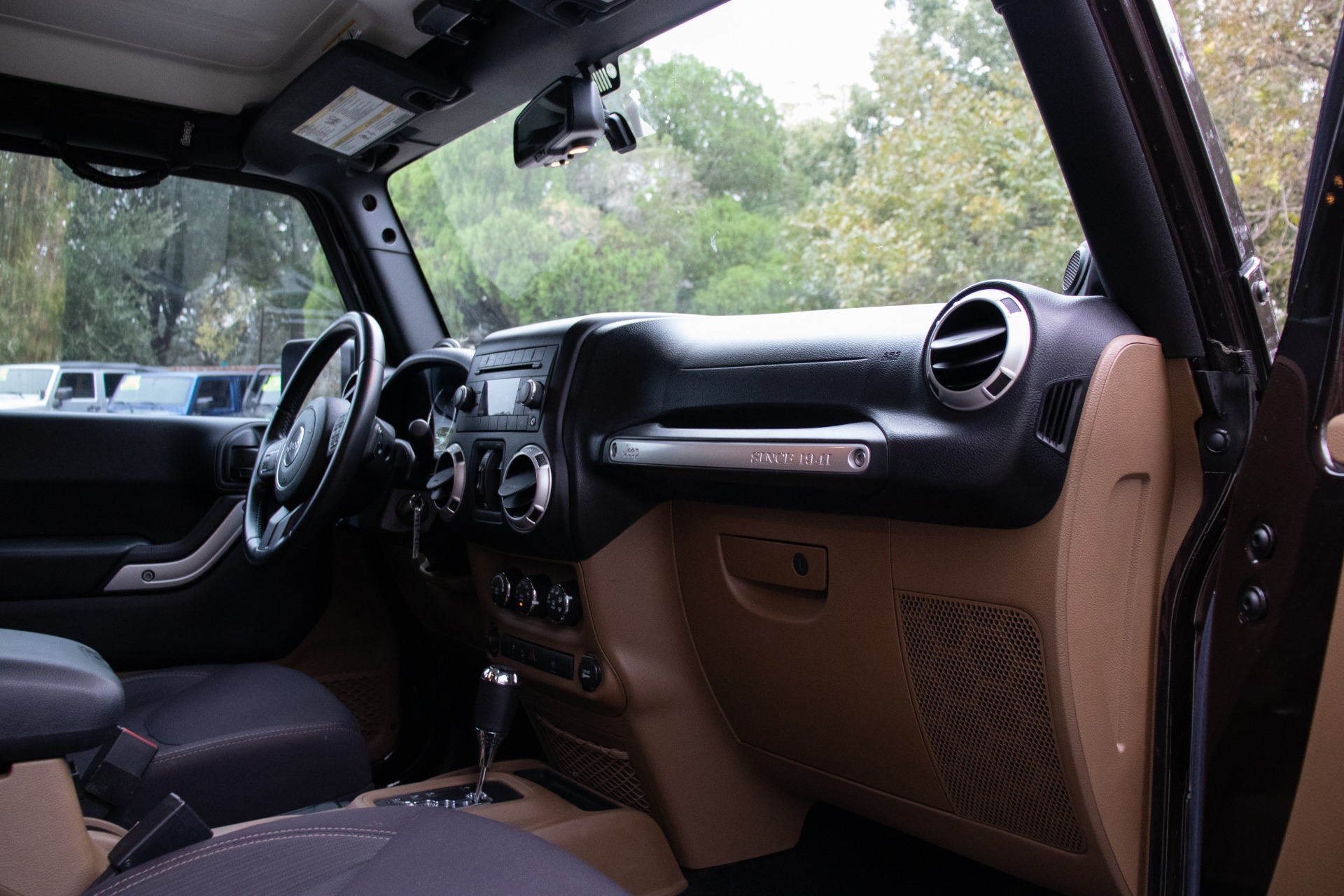 Used-2013-Jeep-Wrangler-Unlimited-Sahara