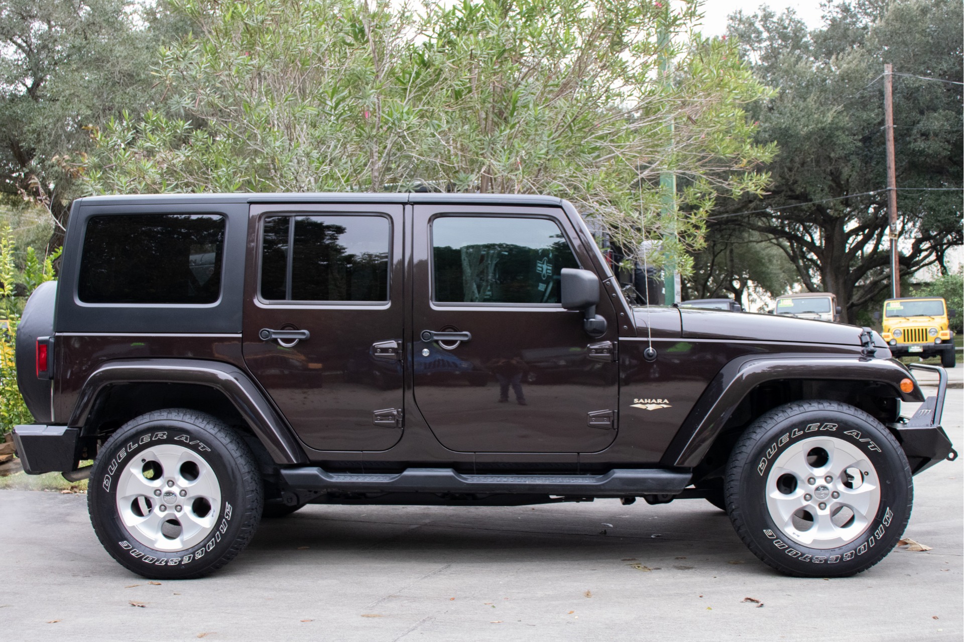 Used-2013-Jeep-Wrangler-Unlimited-Sahara