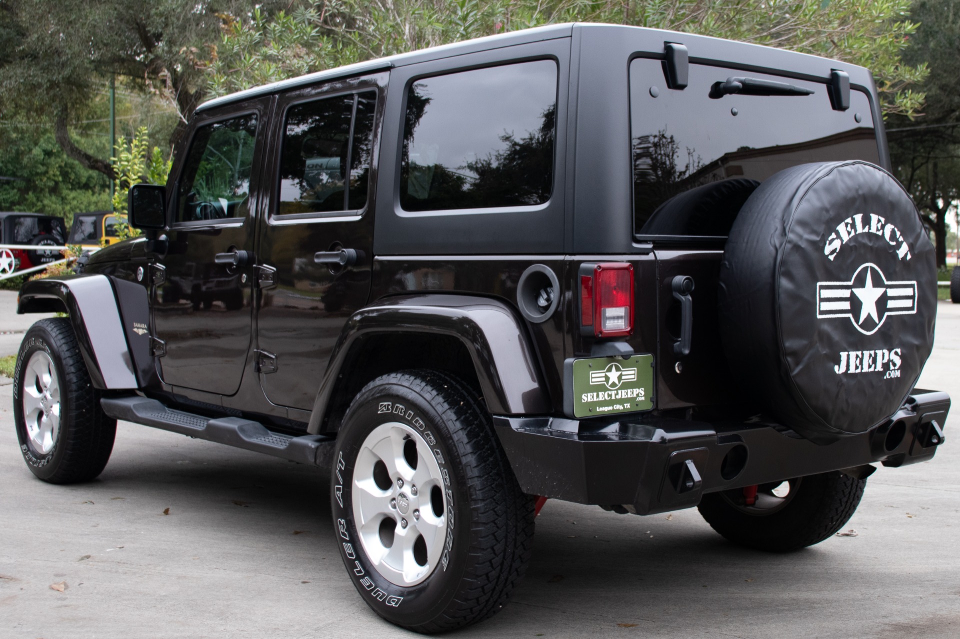 Used-2013-Jeep-Wrangler-Unlimited-Sahara