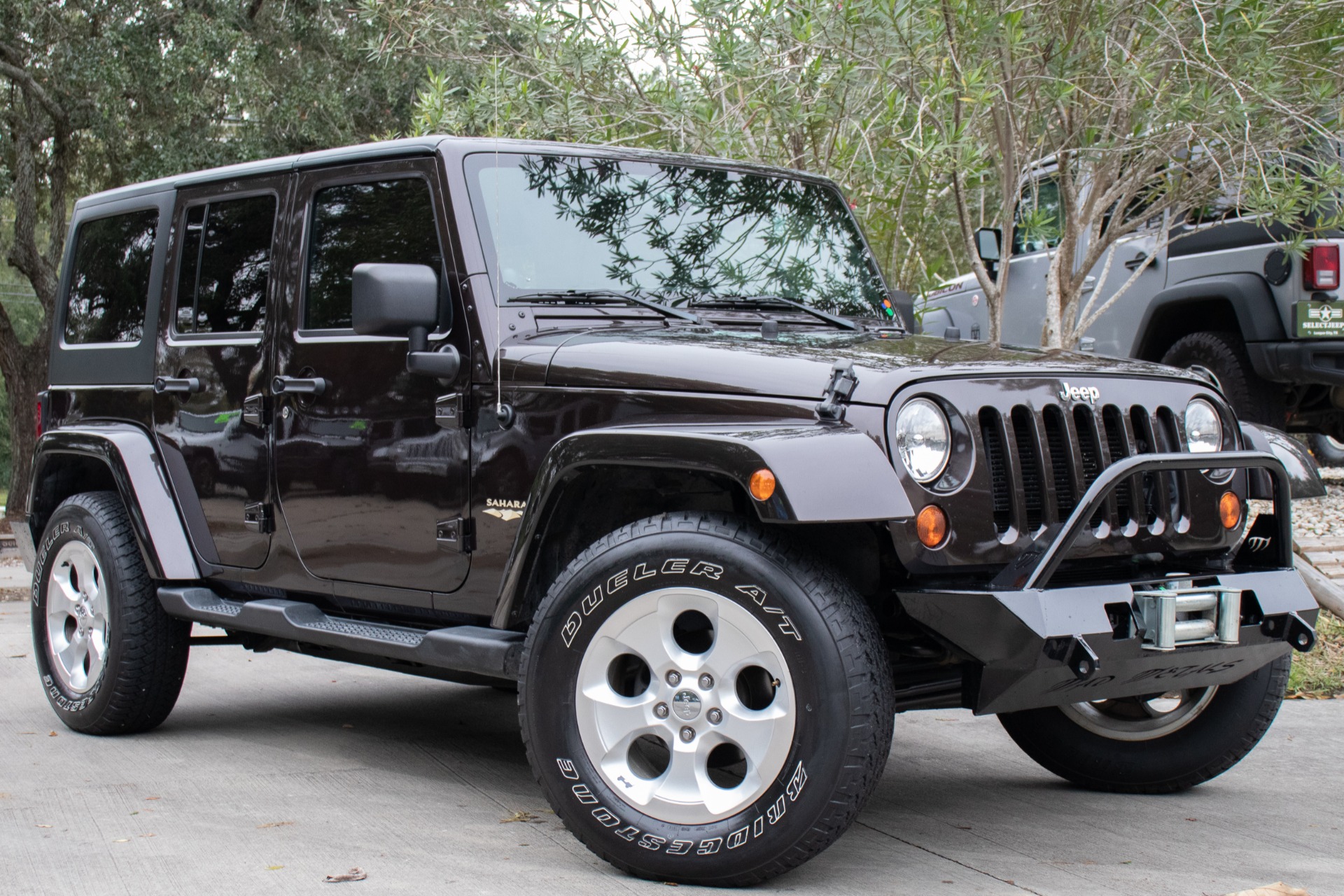 Used-2013-Jeep-Wrangler-Unlimited-Sahara