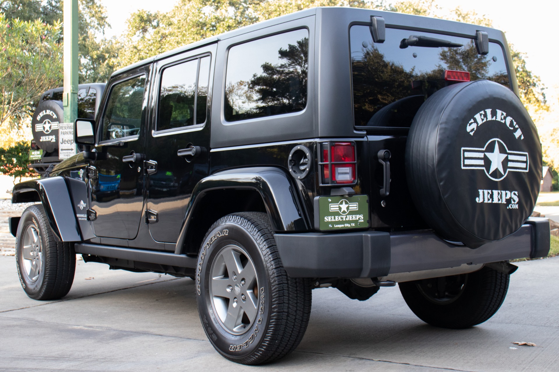 Used-2015-Jeep-Wrangler-Unlimited-Freedom-Edition