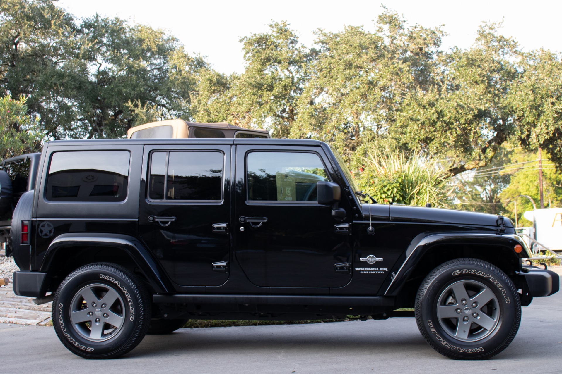 Used-2015-Jeep-Wrangler-Unlimited-Freedom-Edition