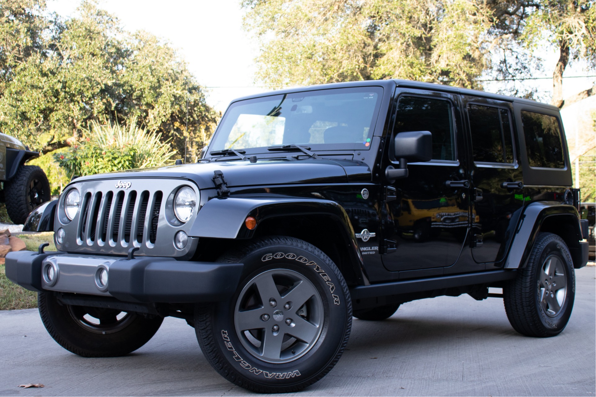 Used-2015-Jeep-Wrangler-Unlimited-Freedom-Edition